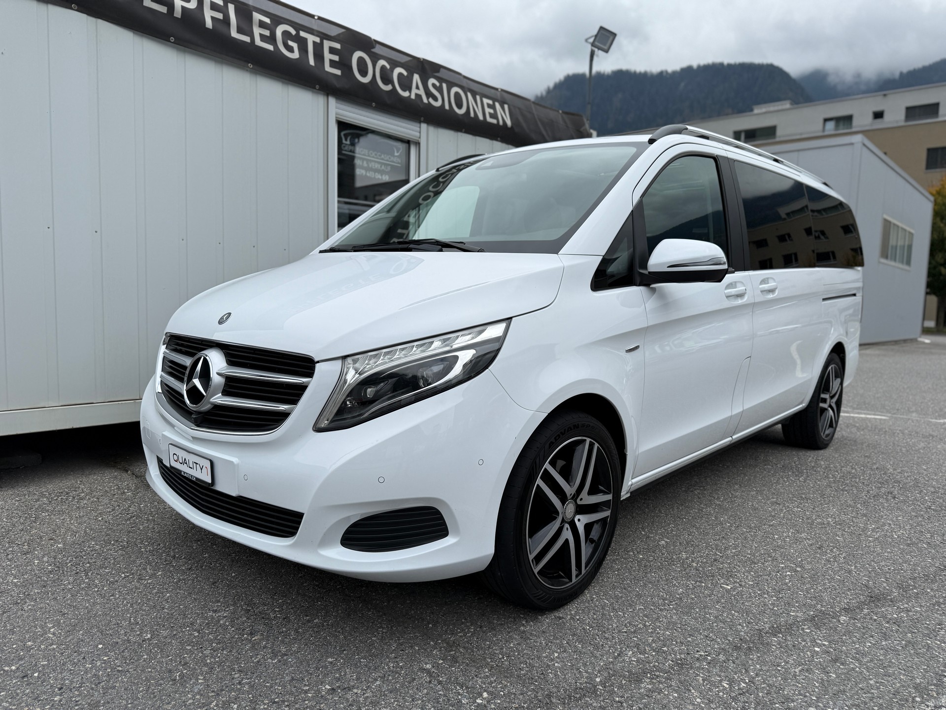 MERCEDES-BENZ V 250 d Avantgarde lang 4Matic 7G-Tronic * 8 PLÄTZE*PANORMA*AHK*LEDER*4X4-image-9