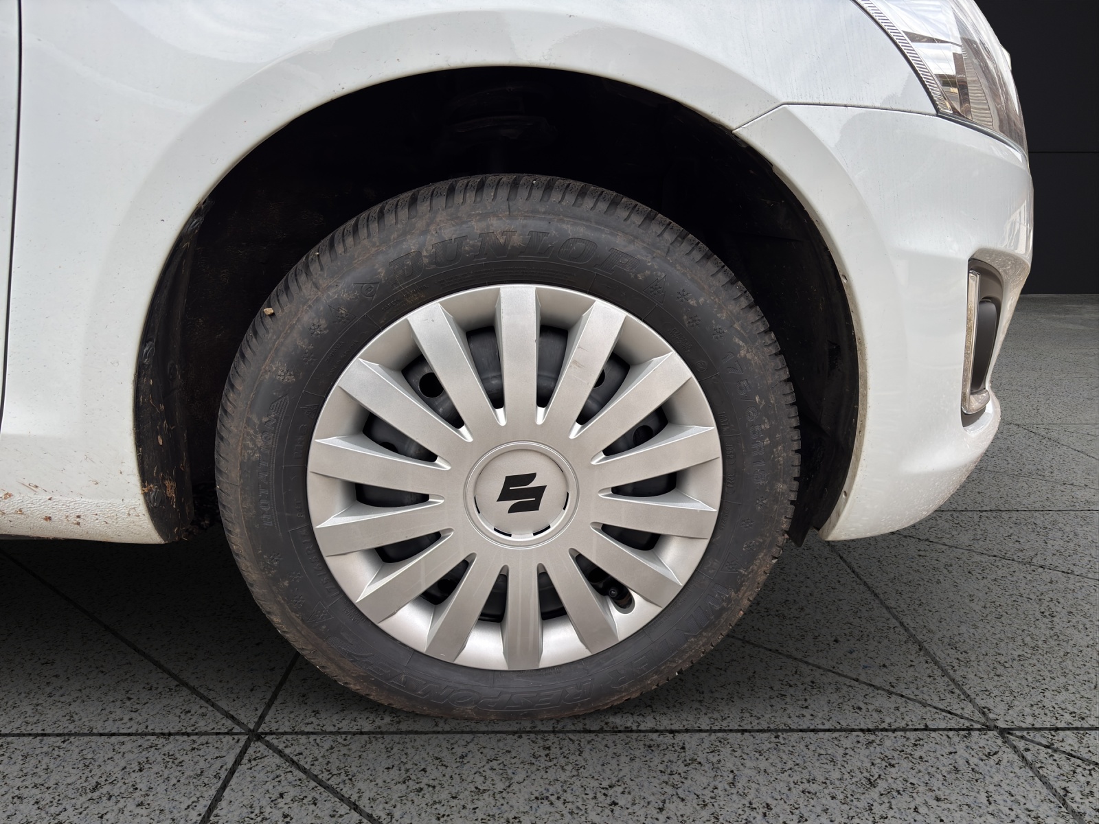 SUZUKI Swift 1.2i 16V GL Sergio Cellano 4x4-image-6