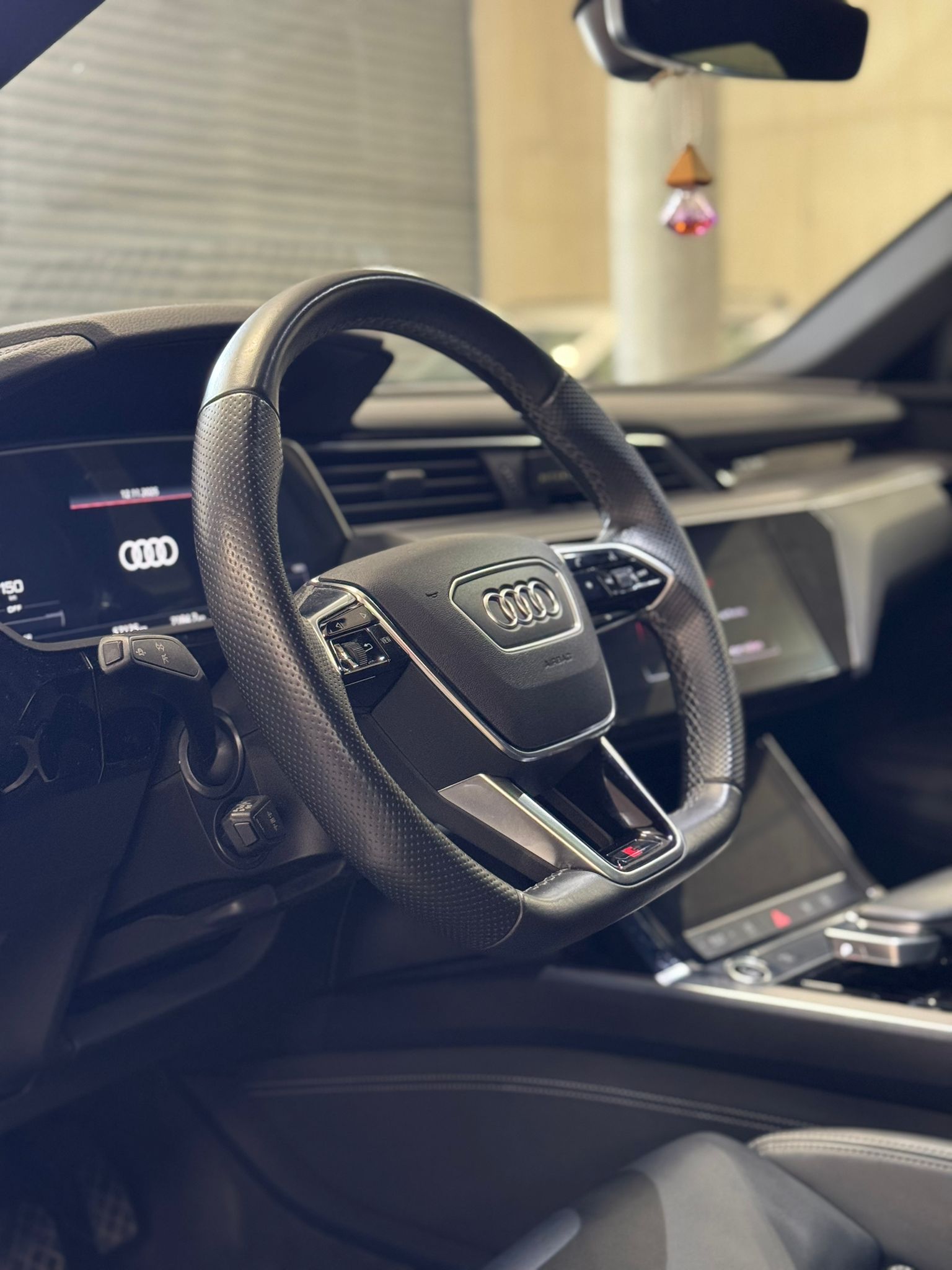 AUDI e-tron 50 S Line quattro-image-8