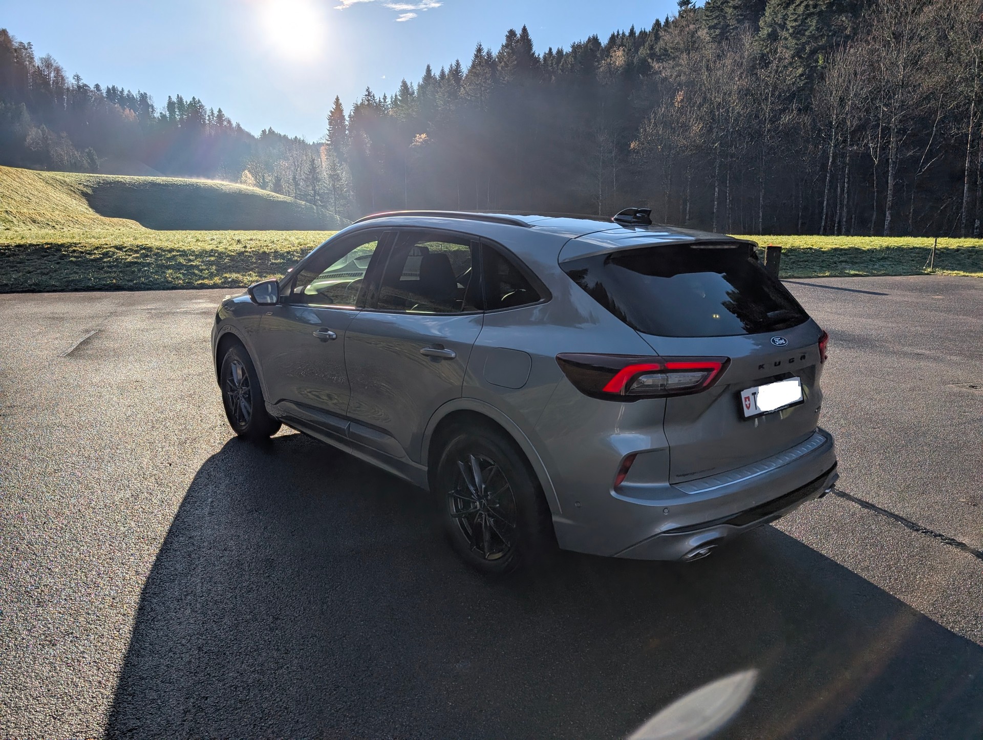 FORD Kuga 2.5 FHEV ST-Line X 4WD-image-3