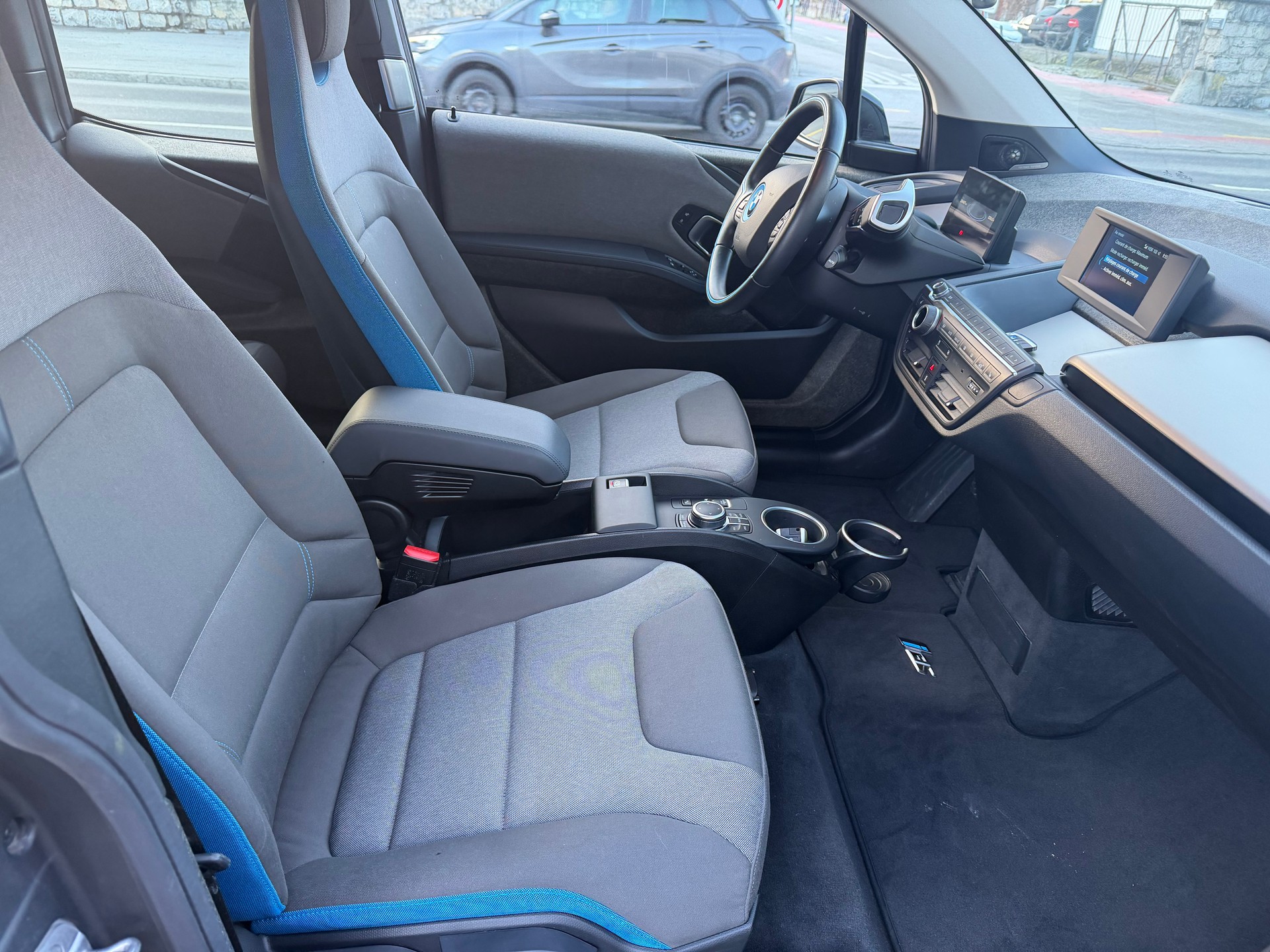 BMW i3s (120Ah) Fleet Edition-image-18