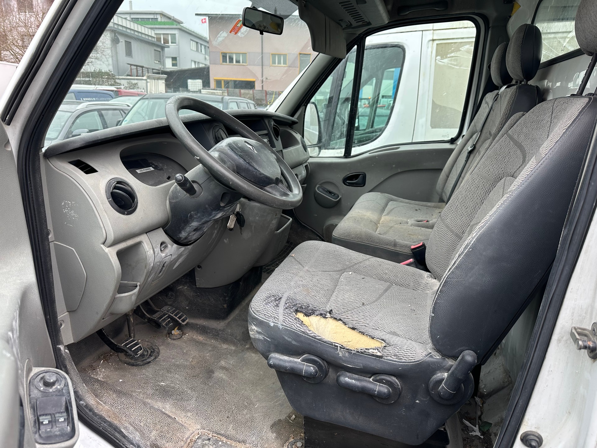 RENAULT Master T33 2.5dCi L1H1-image-5