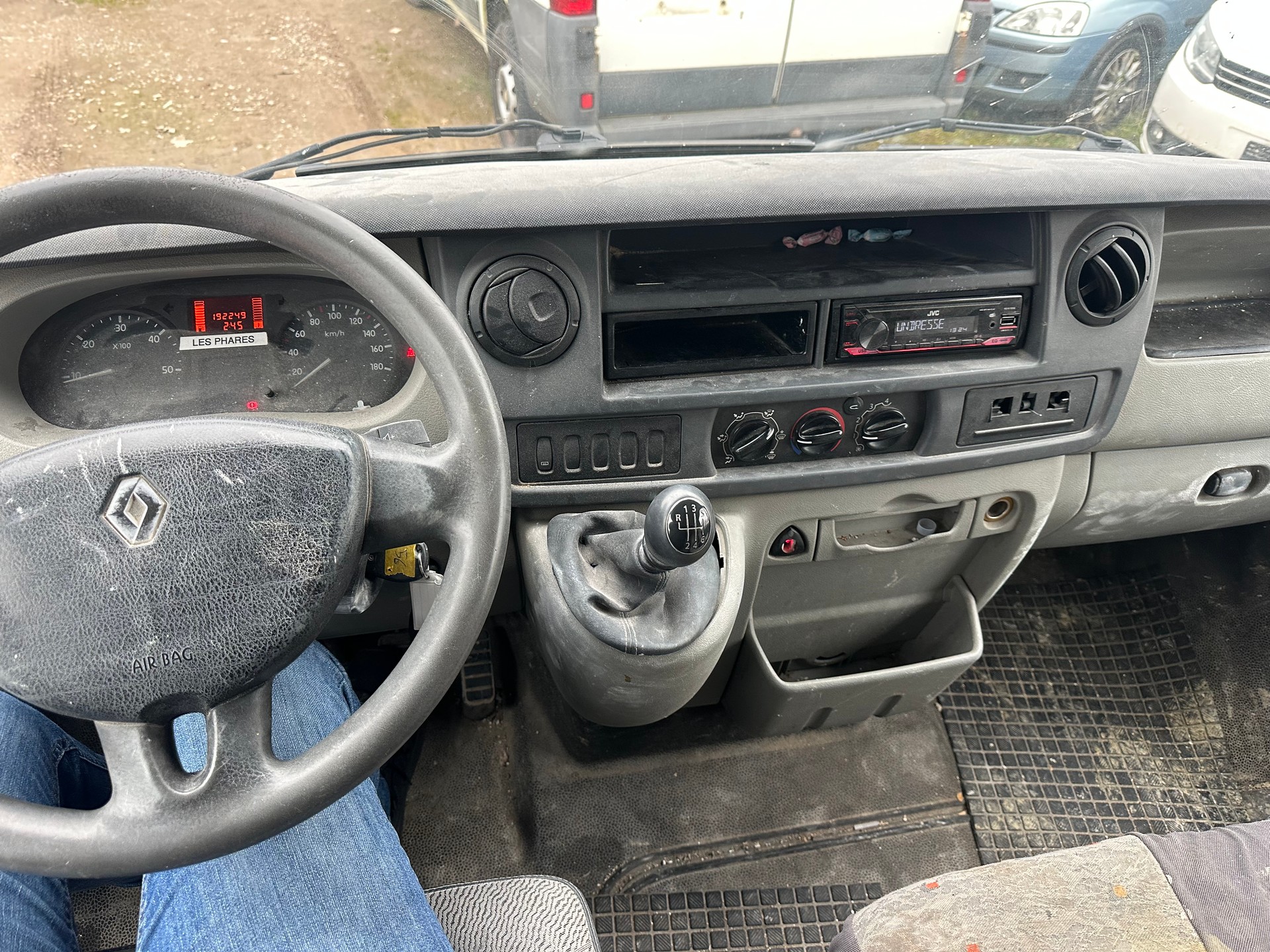 RENAULT Master T33 2.5dCi L1H1-image-8