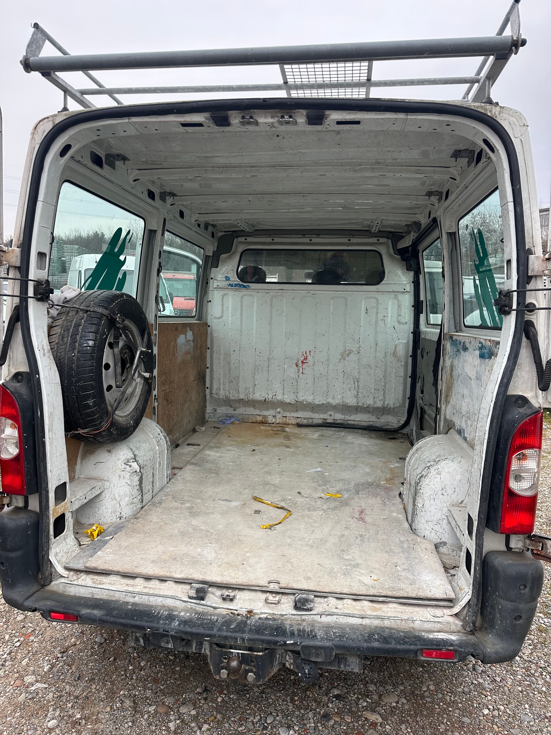 RENAULT Master T33 2.5dCi L1H1-image-10