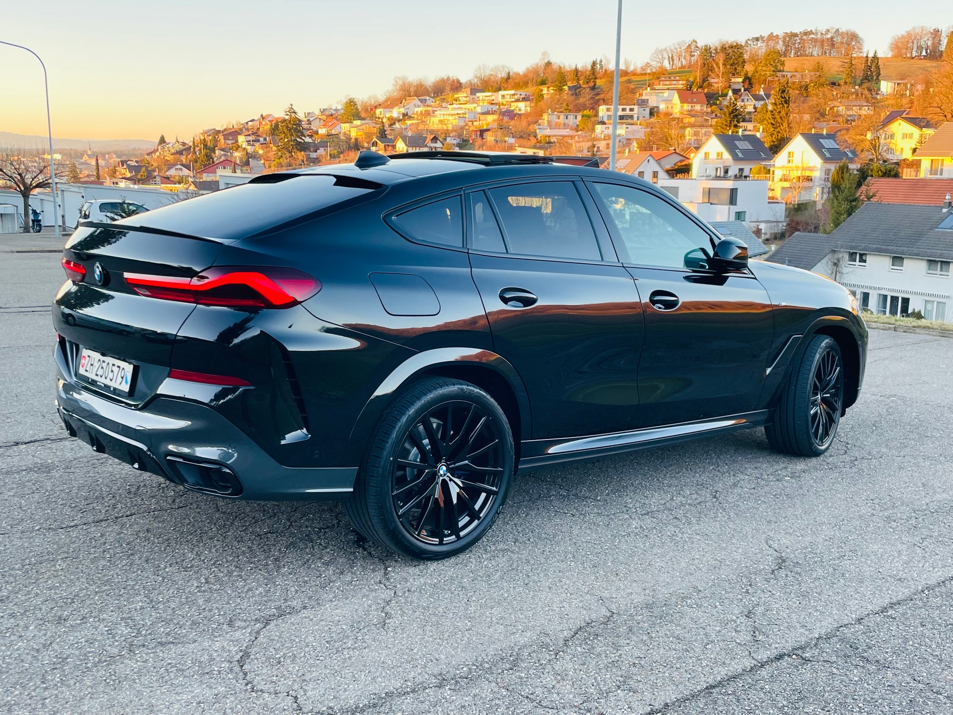 BMW X6 xDrive 48V 40d Steptronic M Sport-image-0