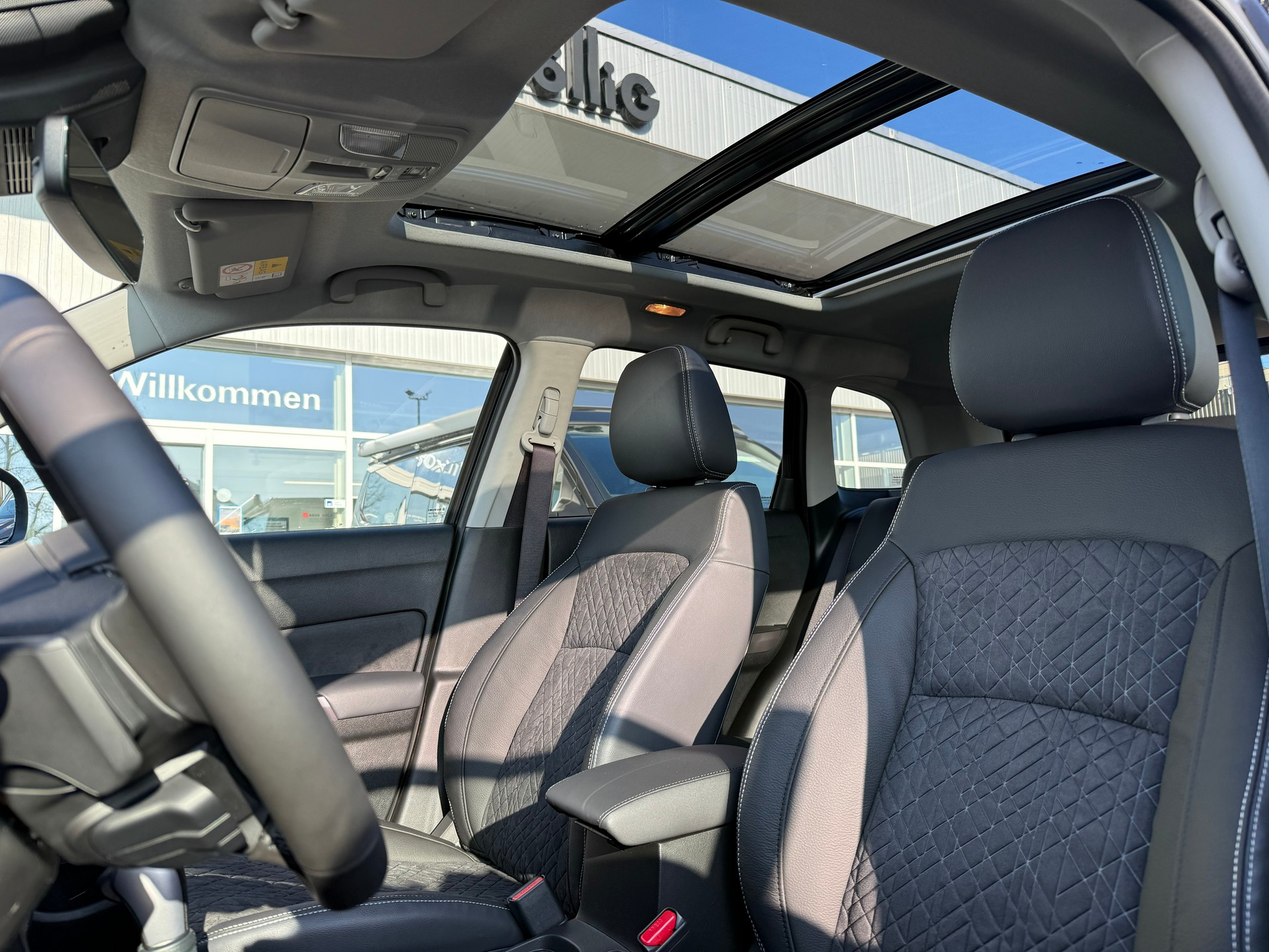 SUZUKI Vitara 1.4 Boosterjet Sakura Top 4x4 Hybrid Automatic-image-7