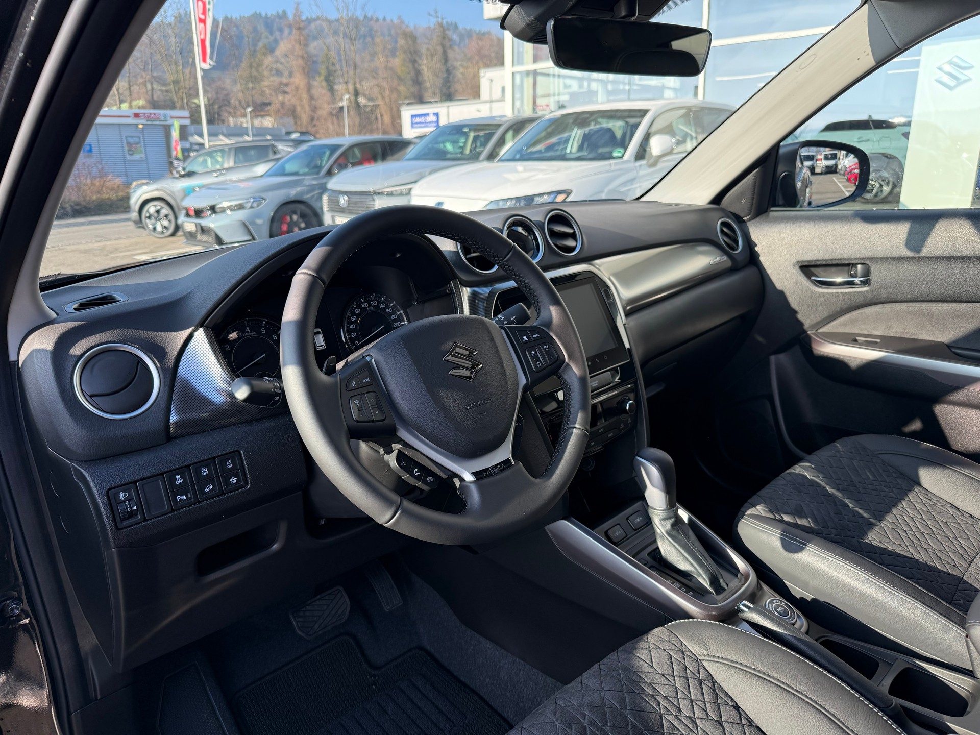 SUZUKI Vitara 1.4 Boosterjet Sakura Top 4x4 Hybrid Automatic-image-6