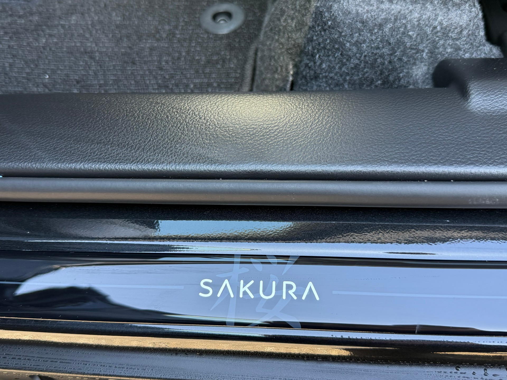 SUZUKI Vitara 1.4 Boosterjet Sakura Top 4x4 Hybrid Automatic-image-8