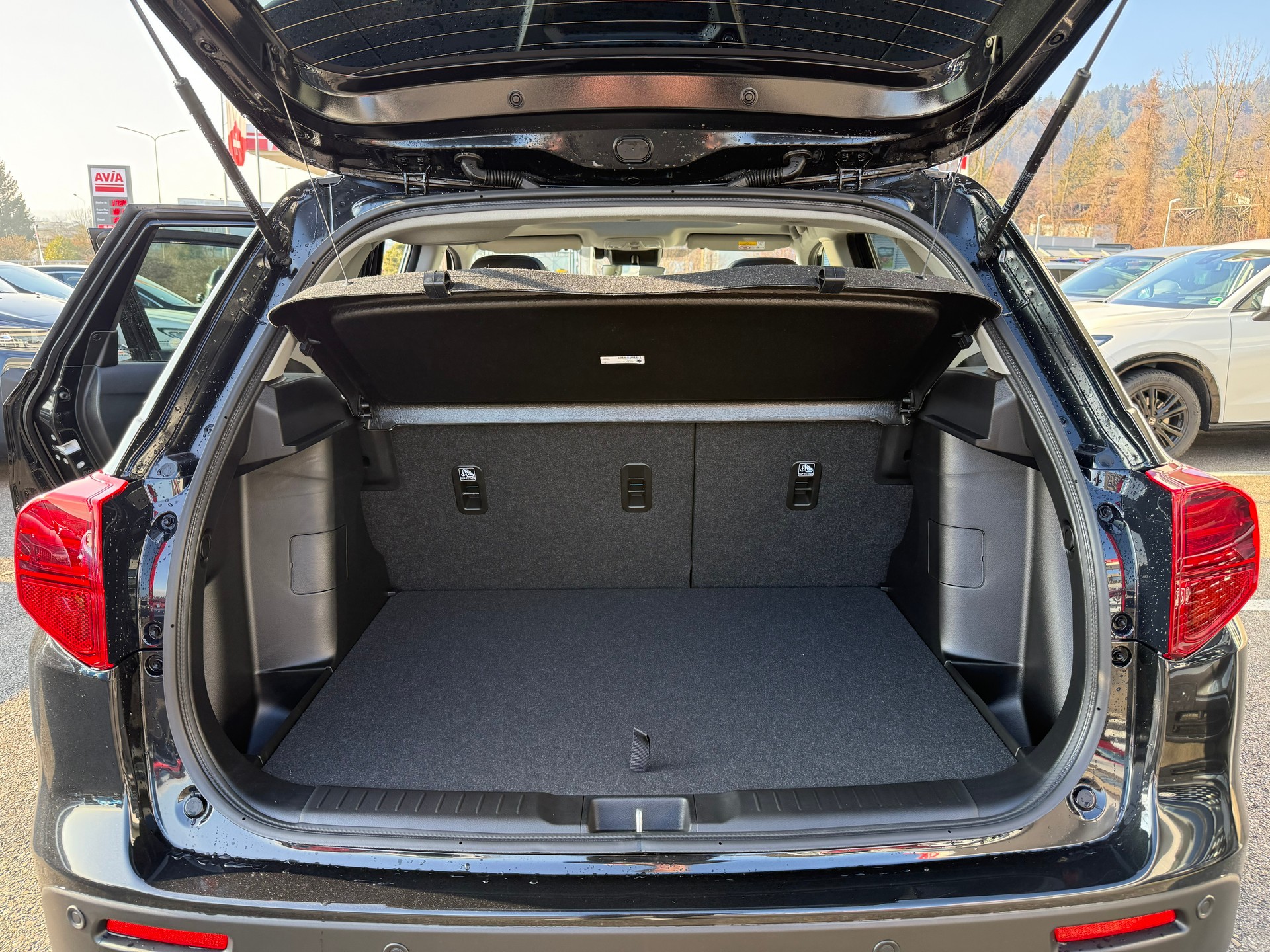 SUZUKI Vitara 1.4 Boosterjet Sakura Top 4x4 Hybrid Automatic-image-23