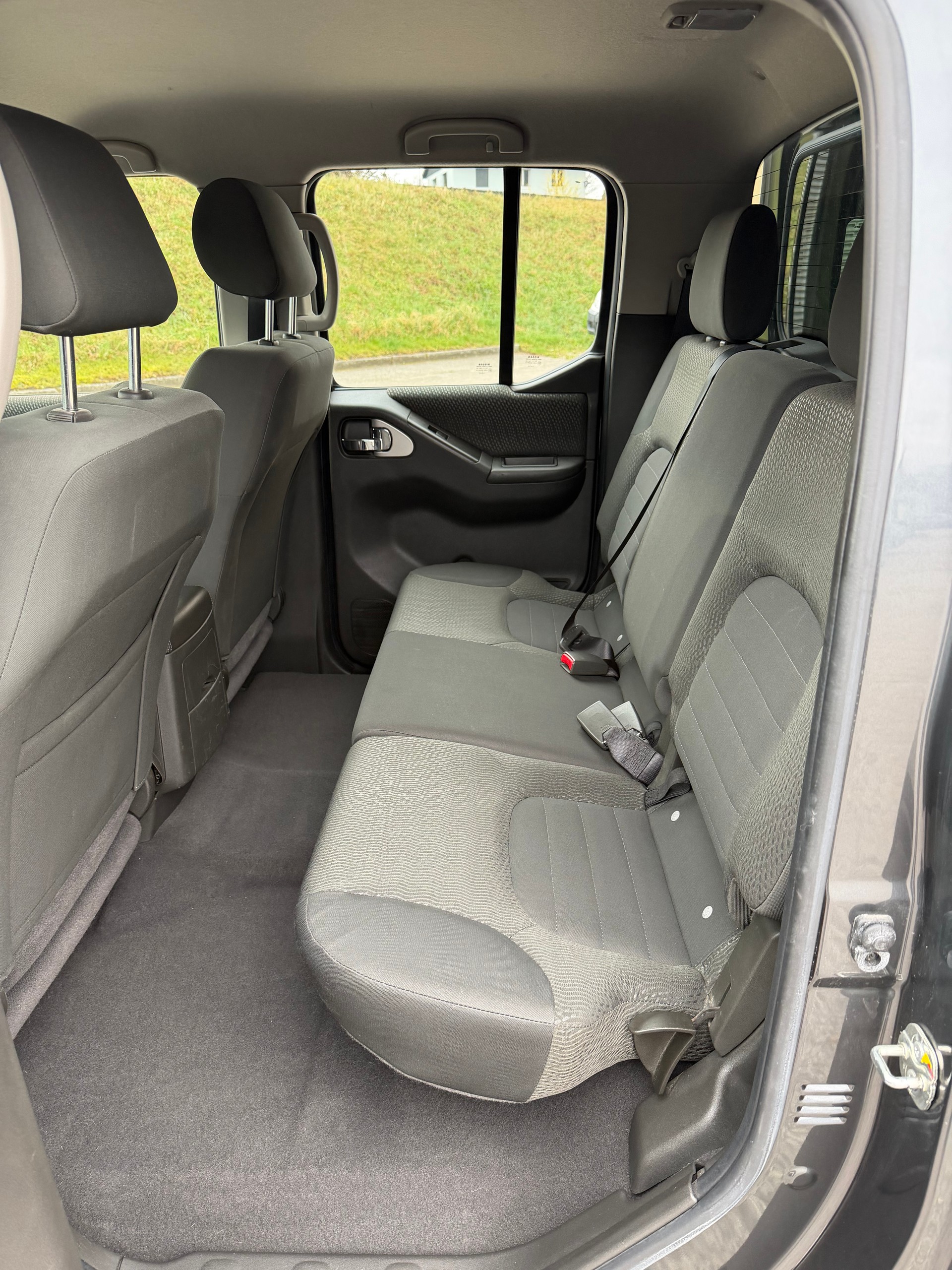 NISSAN Navara Double Cab LE 2.5 dCi 4WD LB-image-11