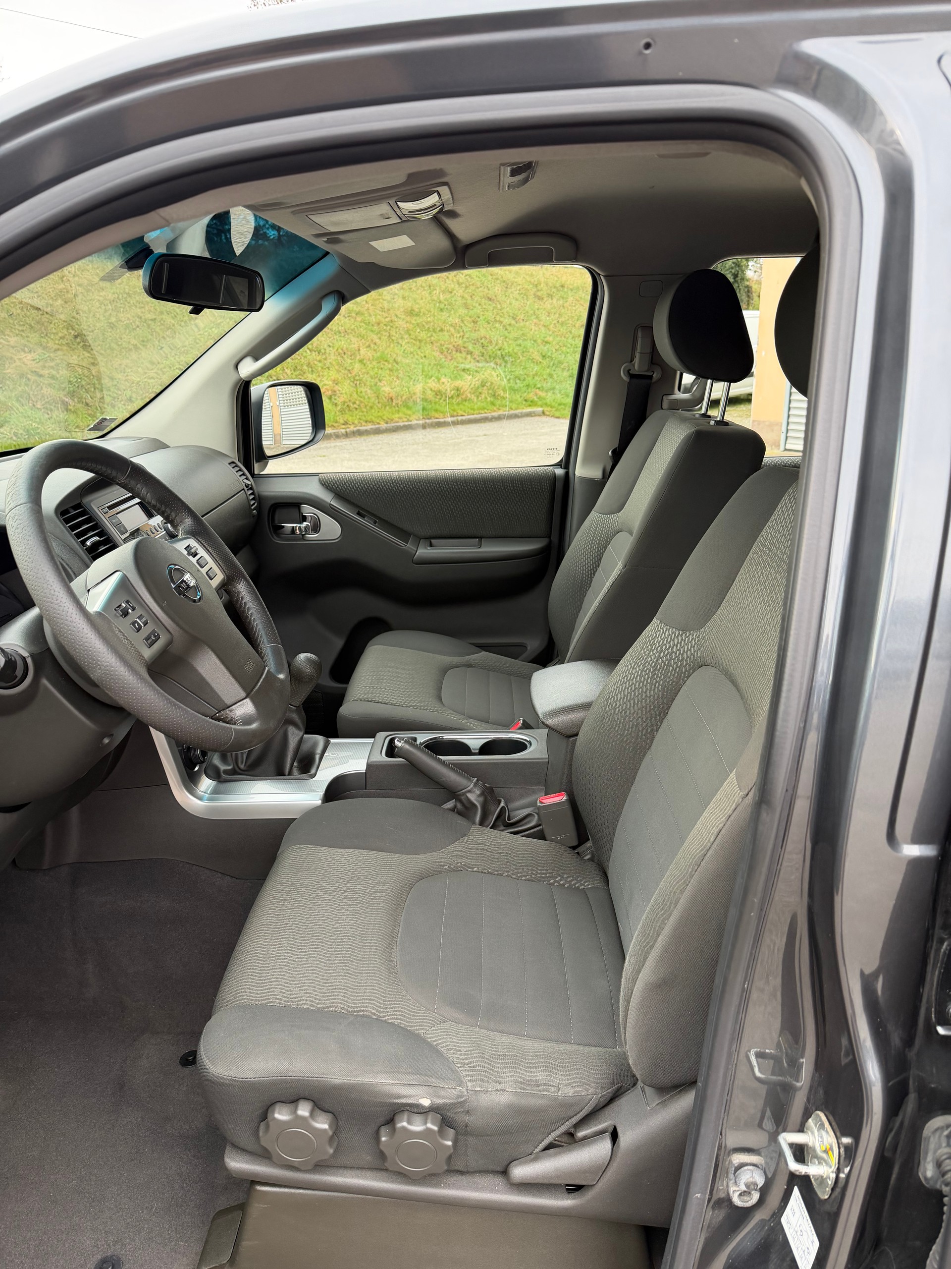 NISSAN Navara Double Cab LE 2.5 dCi 4WD LB-image-8