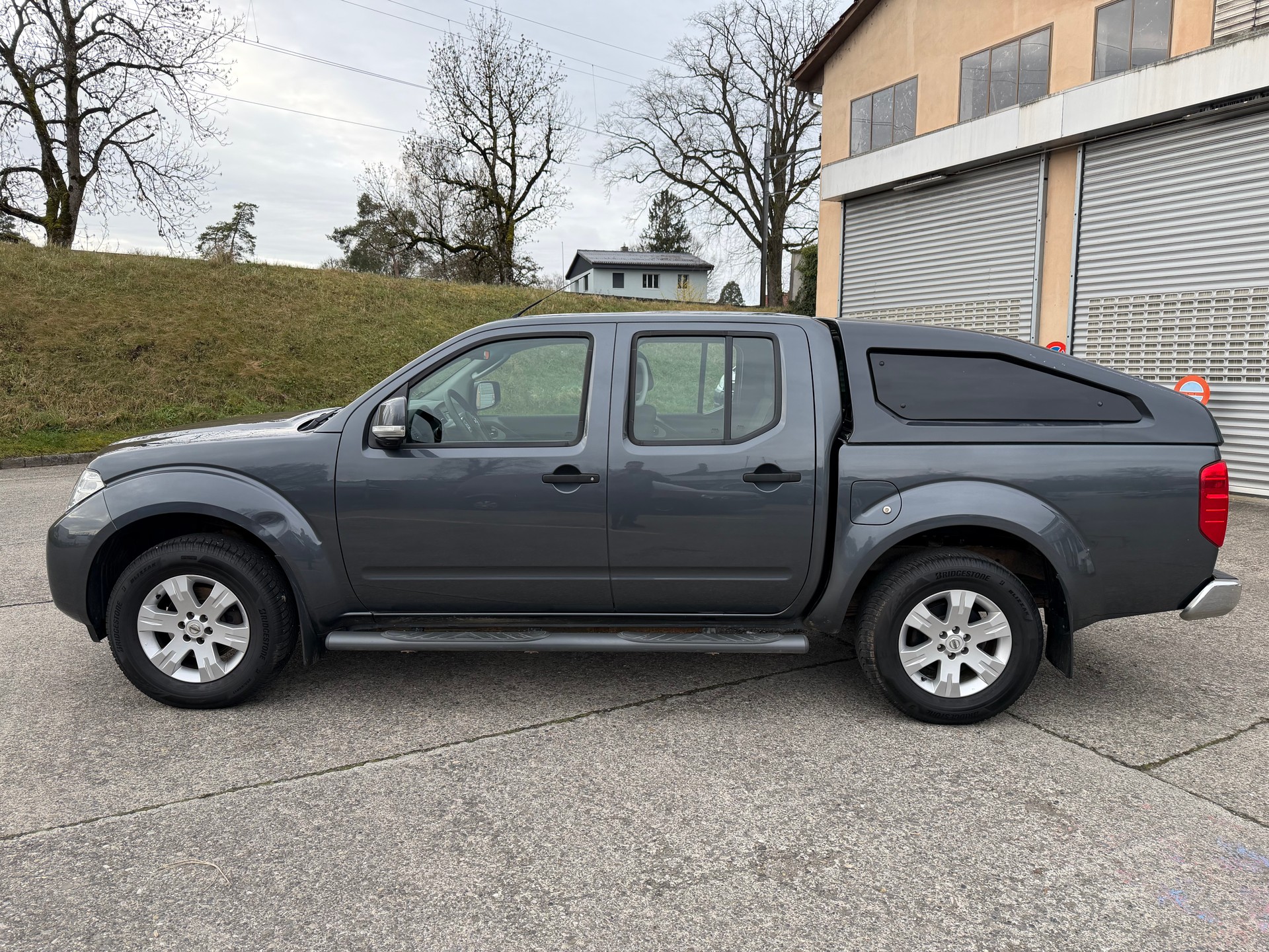 NISSAN Navara Double Cab LE 2.5 dCi 4WD LB-showroom-element-1