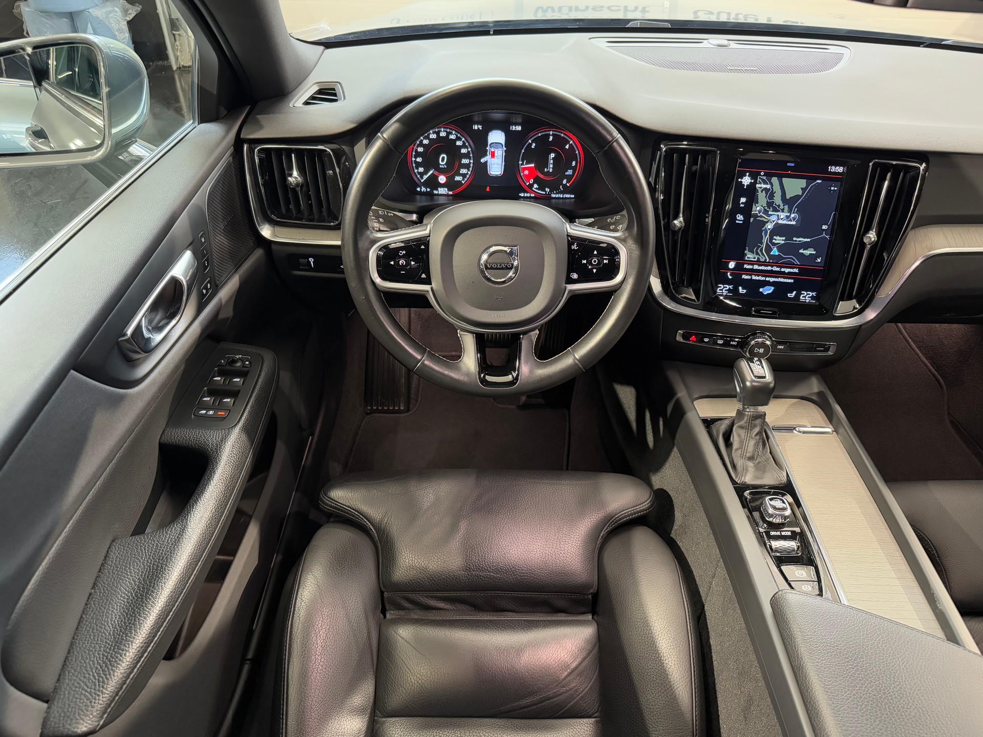 VOLVO V60 D4 Inscription Geartronic-image-9