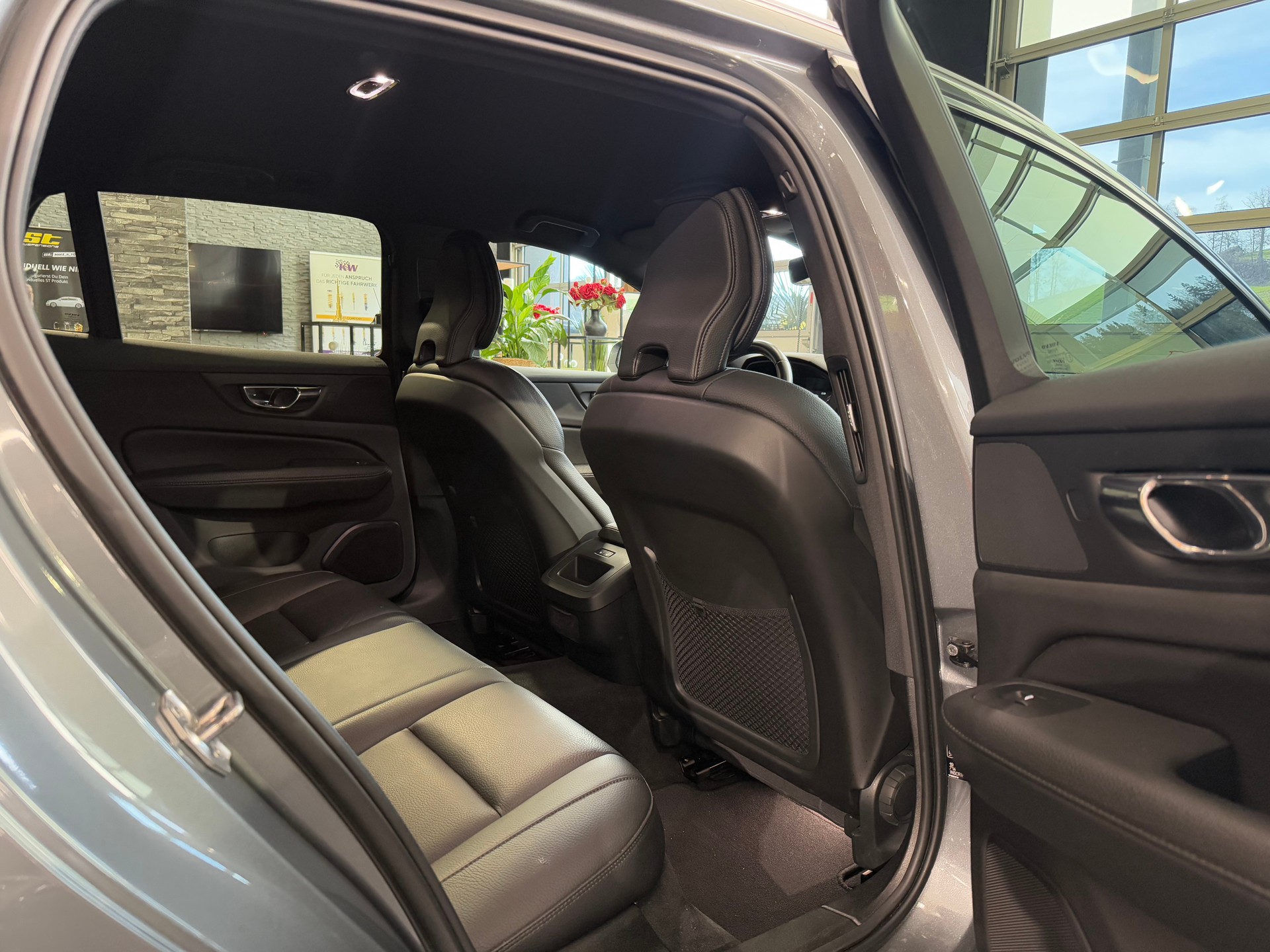 VOLVO V60 D4 Inscription Geartronic-image-13