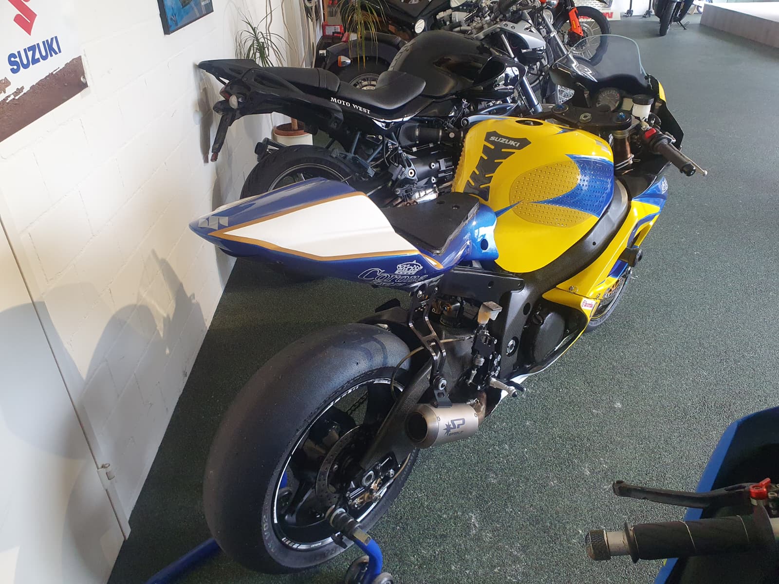SUZUKI GSX-R 1000-image-1