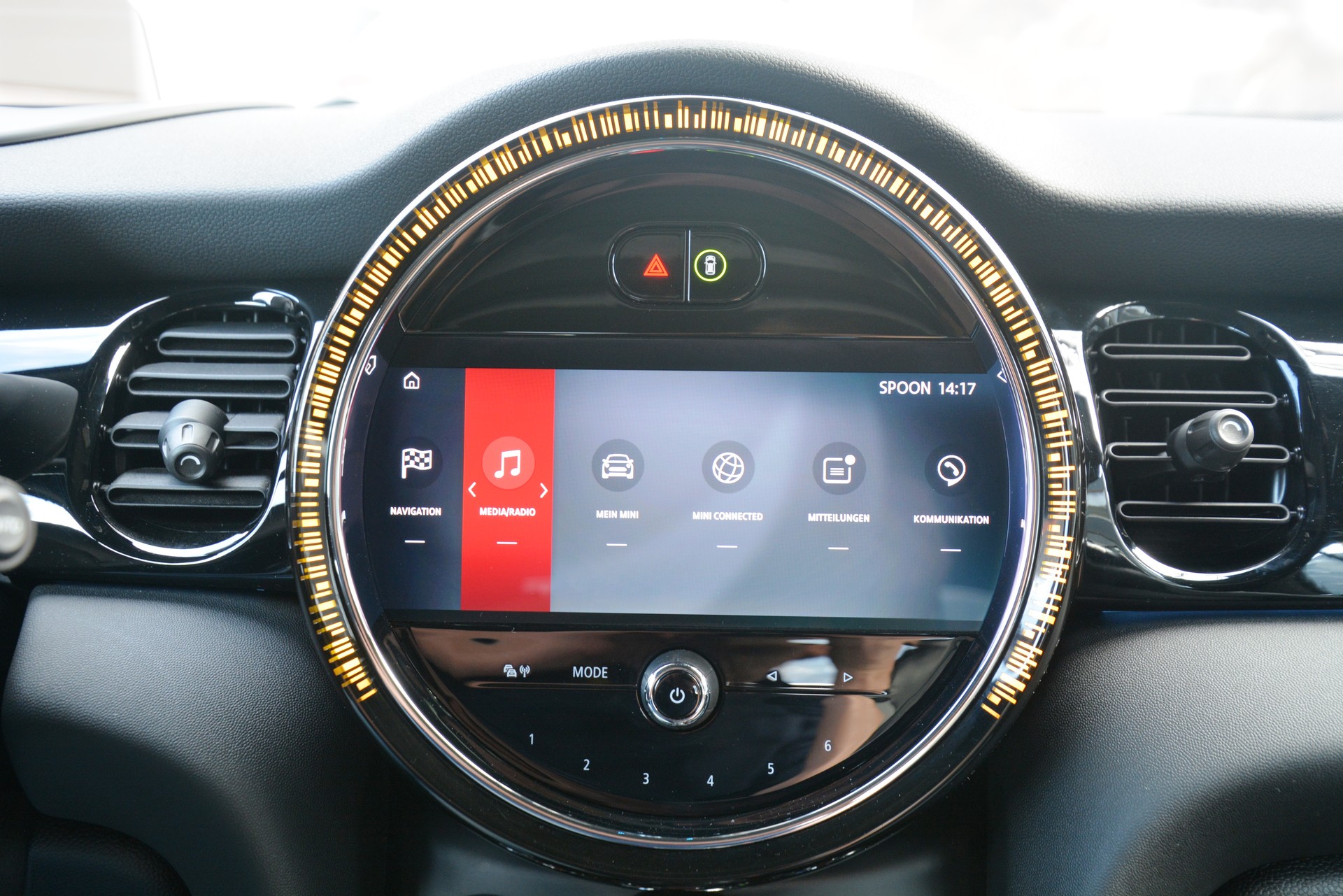 MINI Cooper John Cooper Works Cabriolet Steptronic-image-9