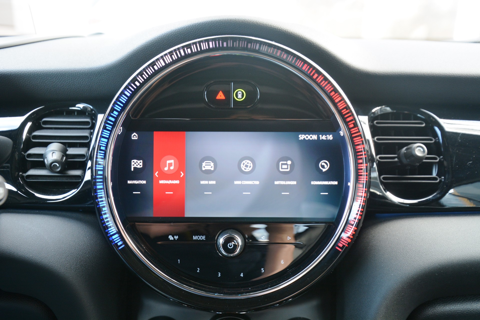 MINI Cooper John Cooper Works Cabriolet Steptronic-image-8