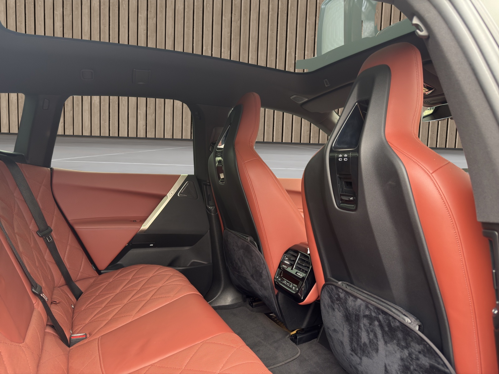 BMW iX M60-image-11