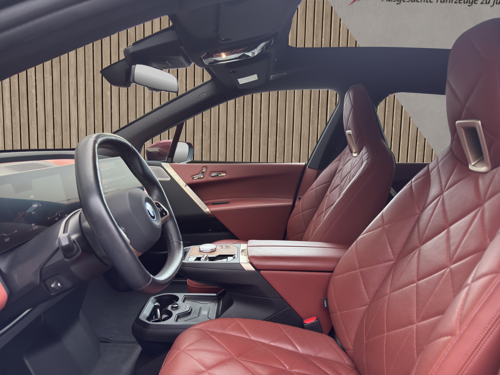 BMW iX M60-image-10