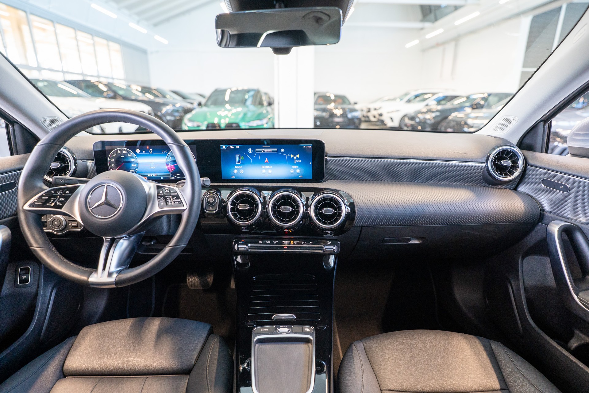 MERCEDES-BENZ A 220 Progressive 4m Limousine / Facelift / Rückfahrkamera / Sitzheizung-image-16