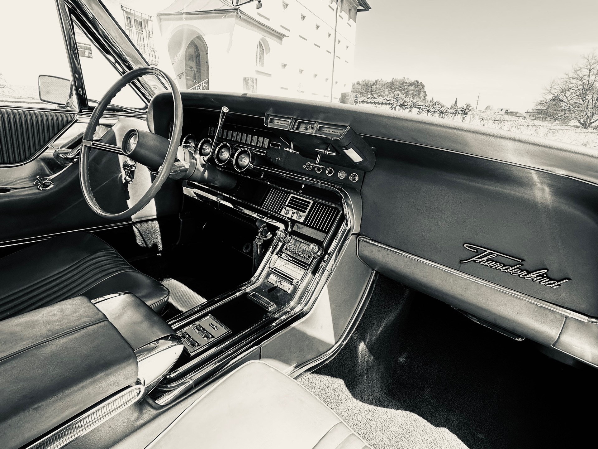 FORD Thunderbird-image-4