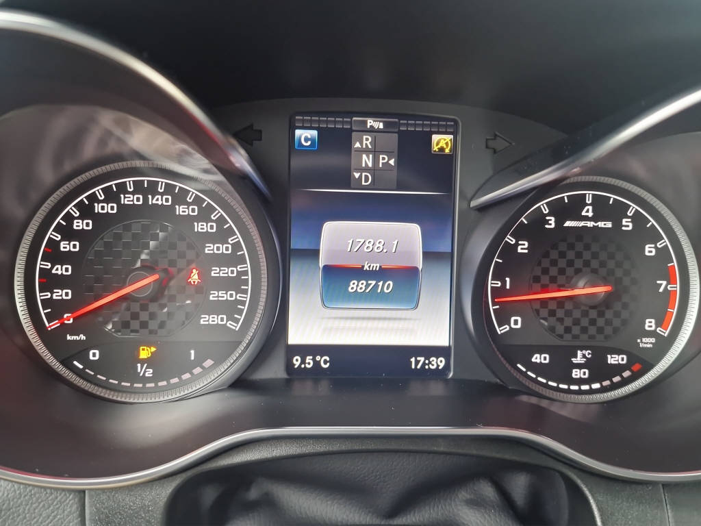 MERCEDES-BENZ GLC 43 AMG 4m-image-13