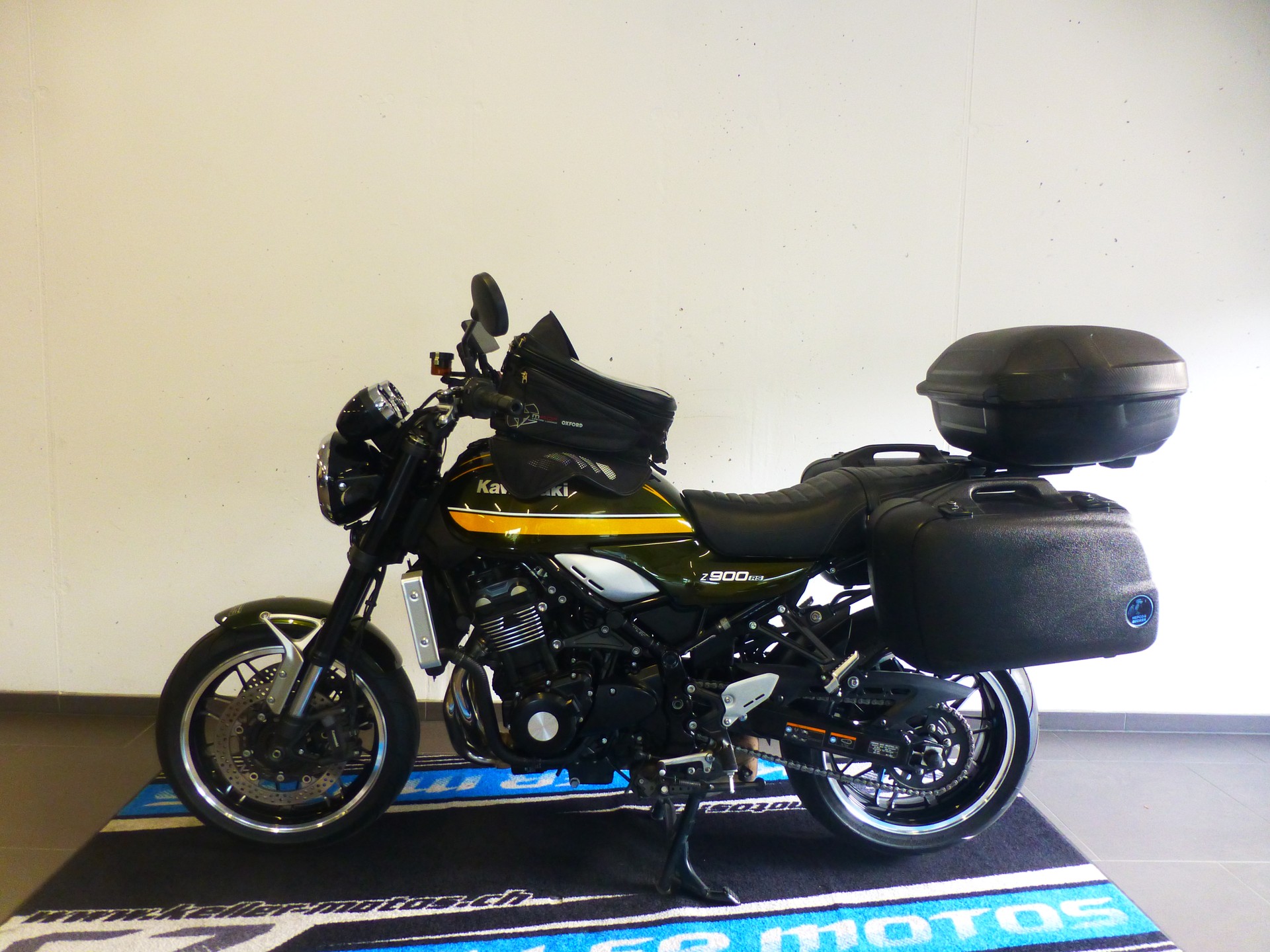 KAWASAKI Z 900 RS-showroom-element-1