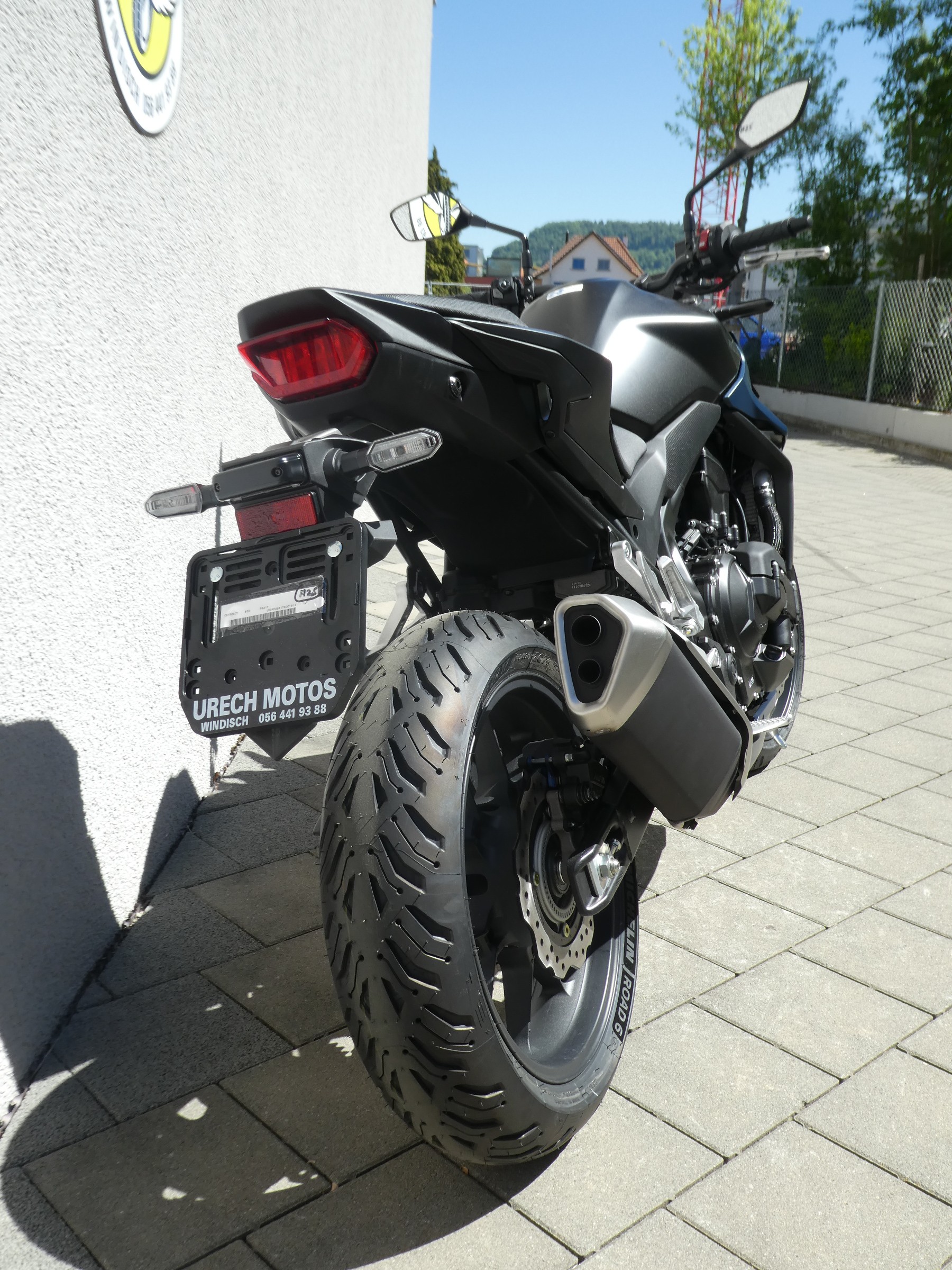 HONDA CB 750 Hornet E-Clutch-image-4