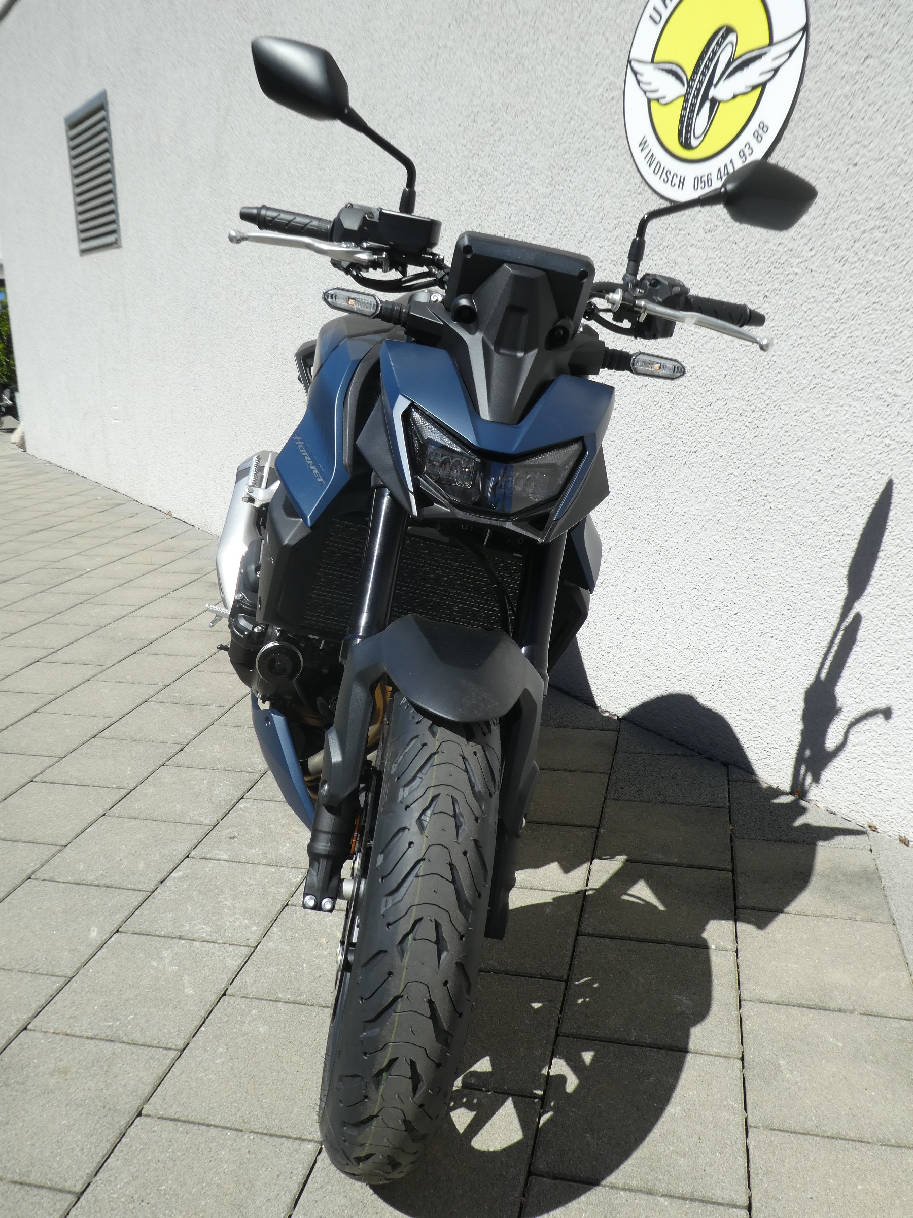 HONDA CB 750 Hornet E-Clutch-image-3