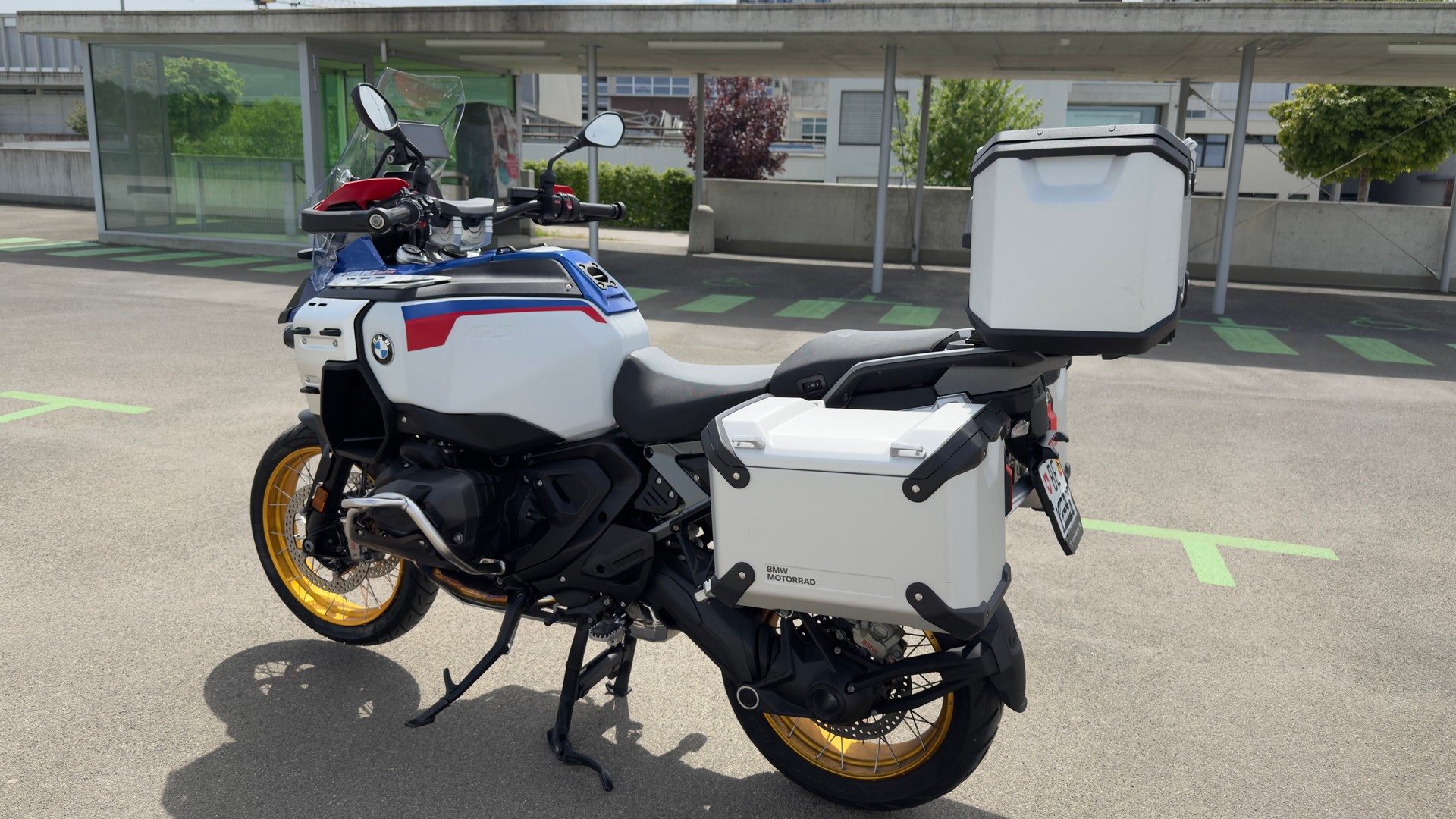 BMW R 1300 GS Adventure ASA (Full equipped)-image-9