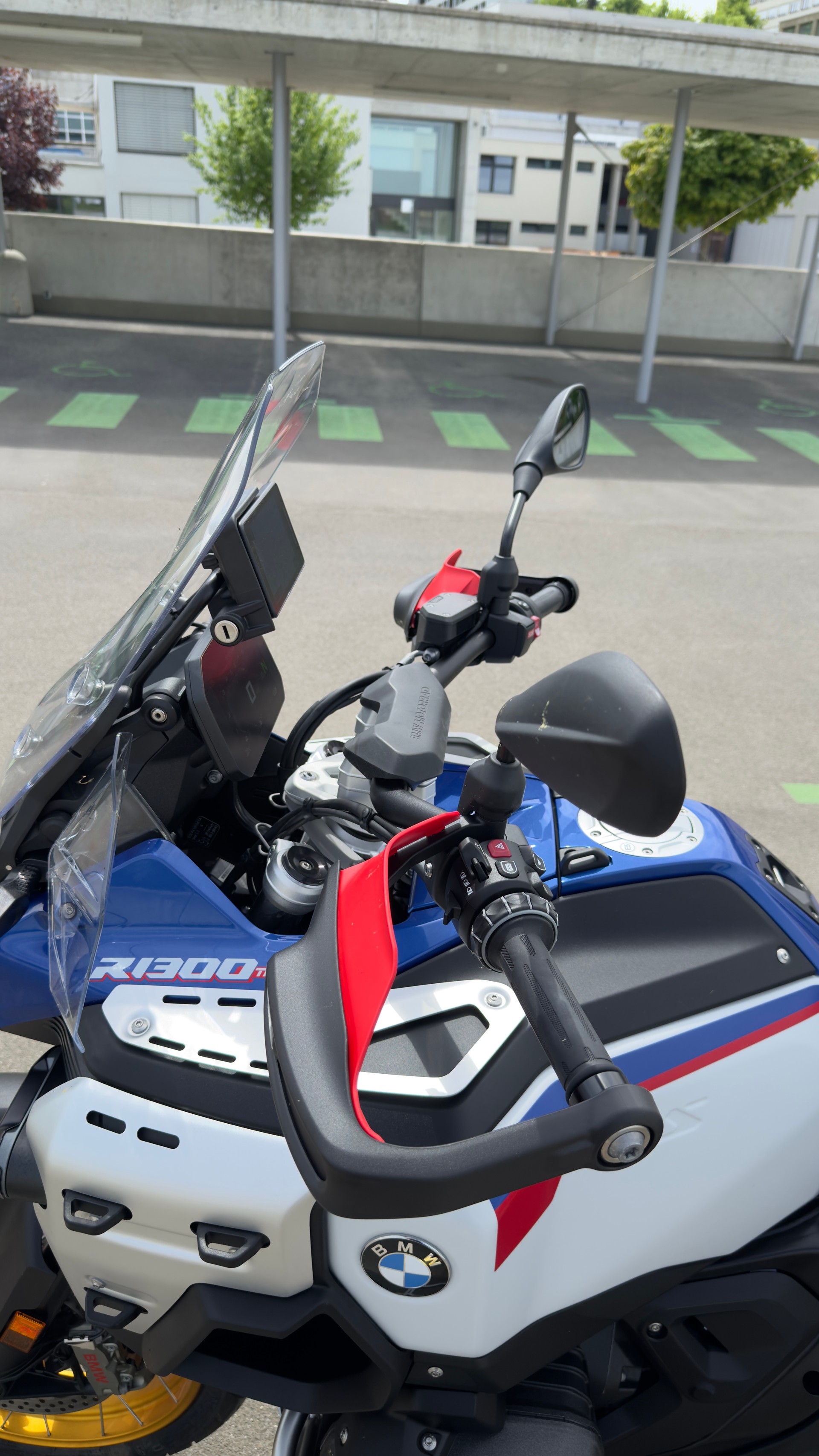 BMW R 1300 GS Adventure ASA (Full equipped)-image-5