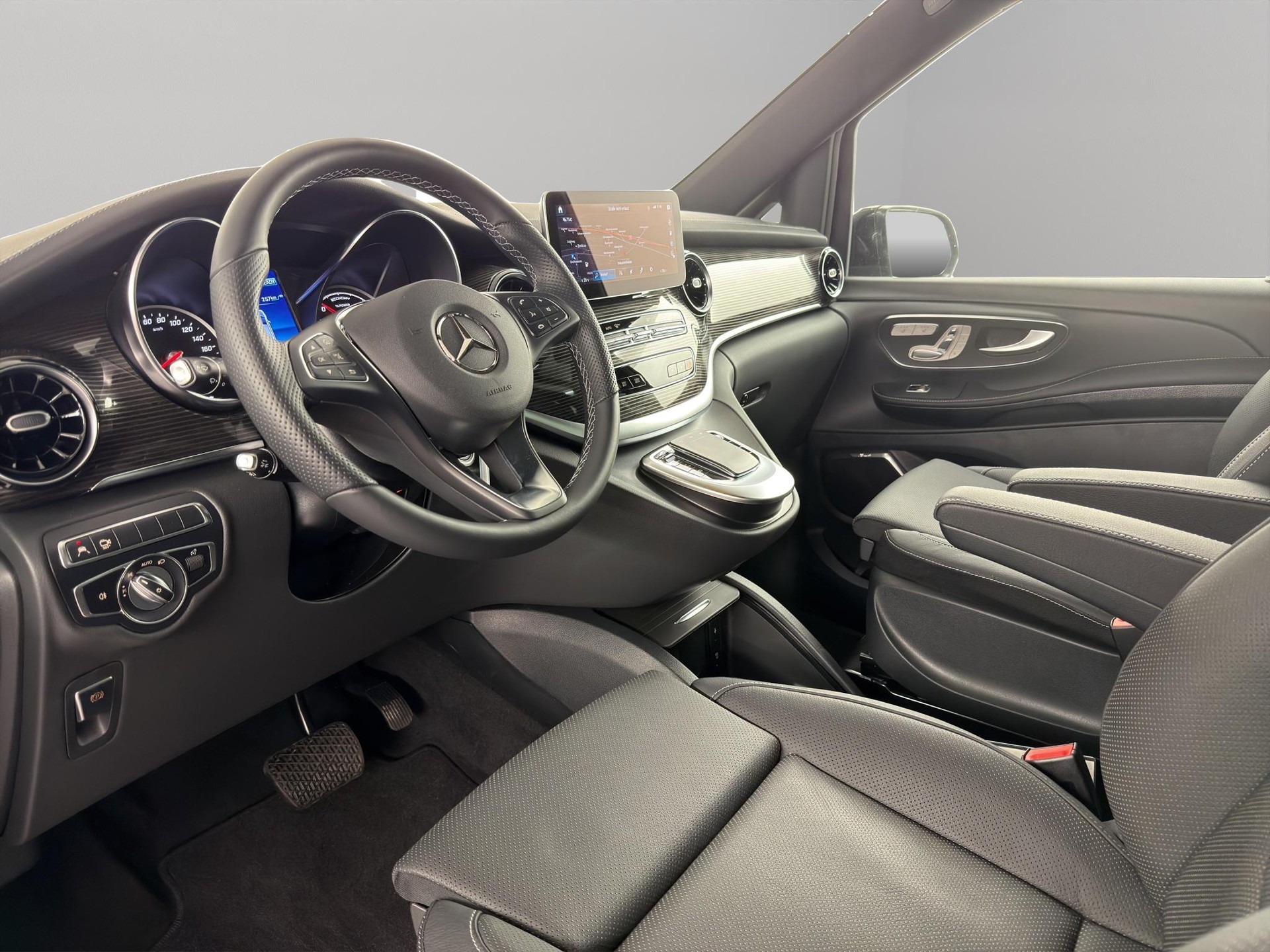 MERCEDES-BENZ EQV 300 lang Van-image-12