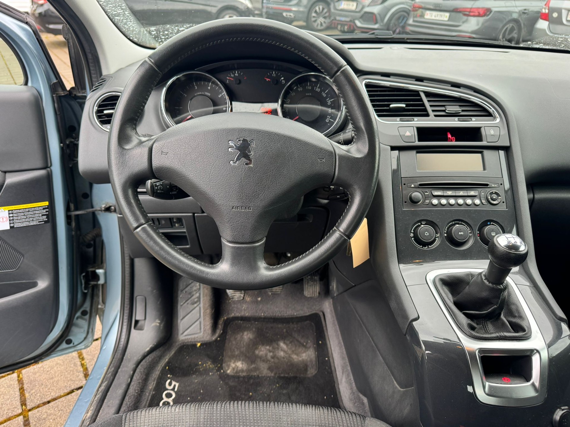 PEUGEOT 5008 1.6 16V VTI Access-image-10