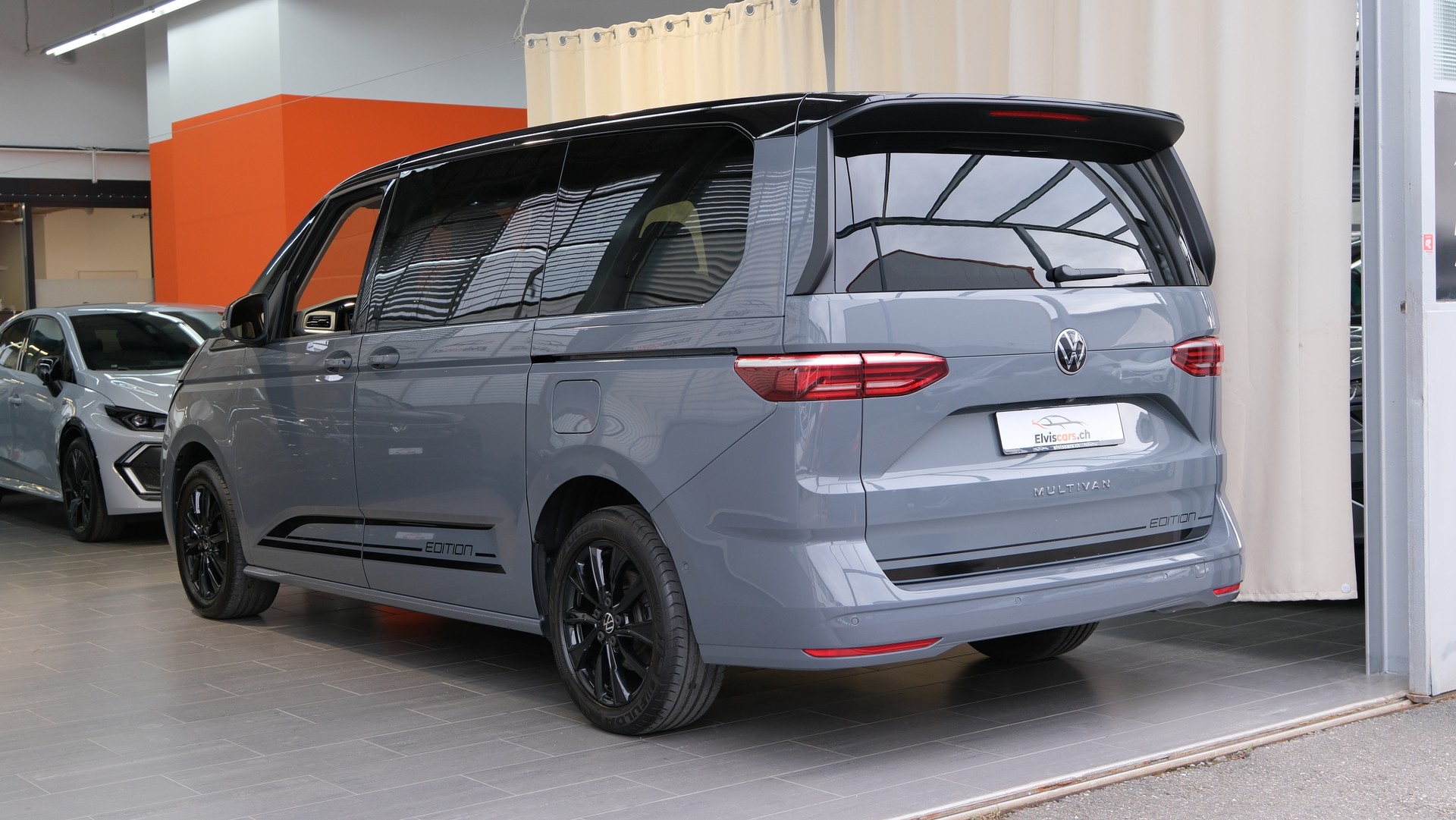 VW Multivan 2.0 TDI Life Edition DSG Lang-image-13