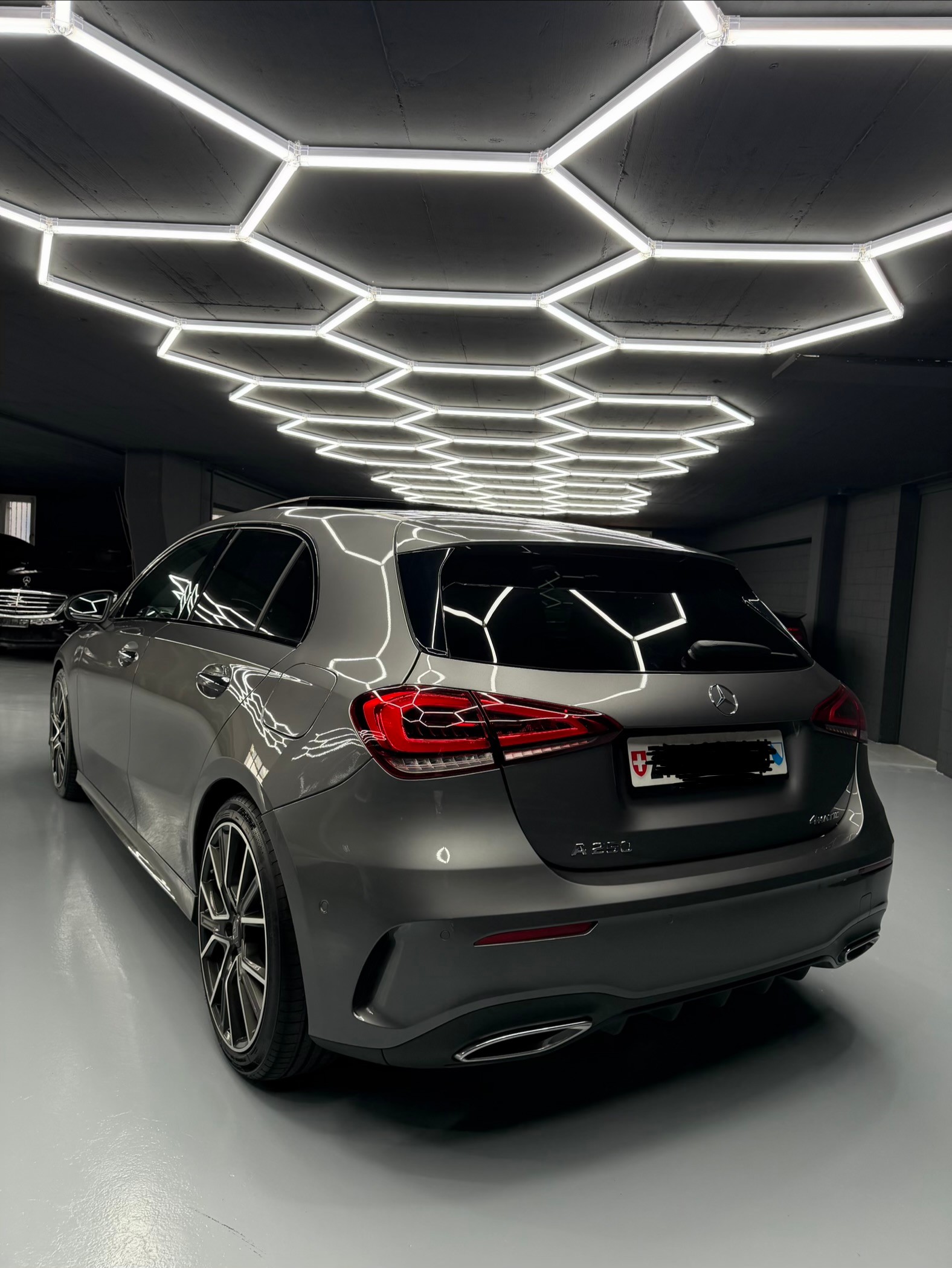 MERCEDES-BENZ A 250 4Matic AMG Line 4Matic 7G-DCT-showroom-element-2