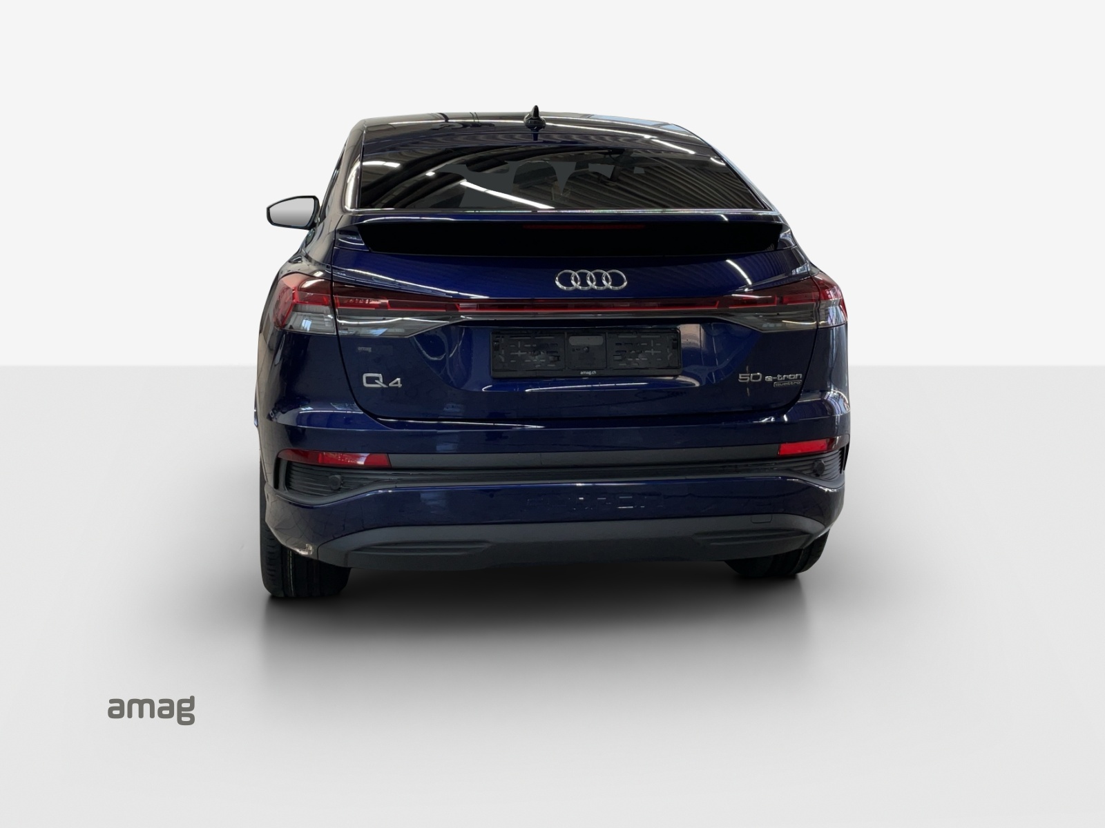 AUDI Q4 Sportback e-tron 50 quattro-showroom-element-3