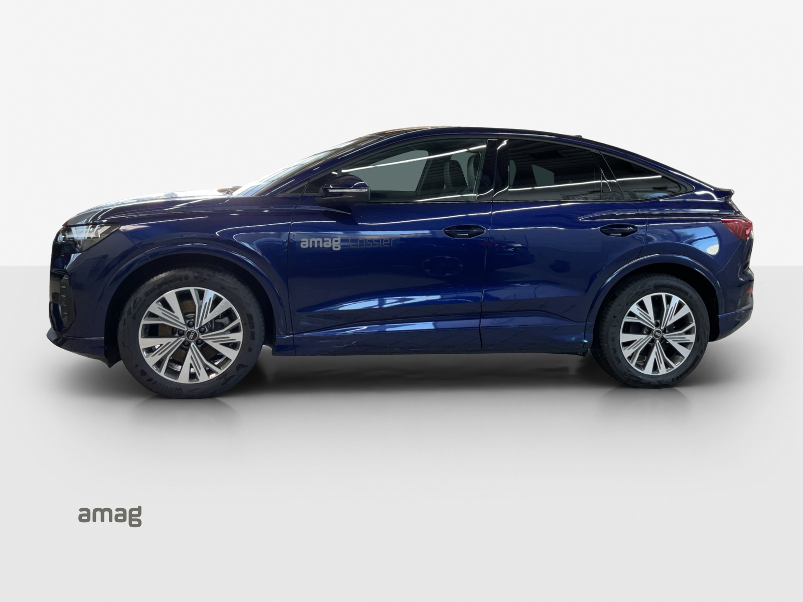 AUDI Q4 Sportback e-tron 50 quattro-showroom-element-1