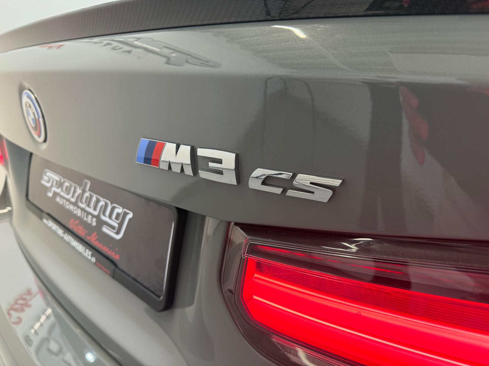 BMW M3 CS Drivelogic Ch Auto-image-22