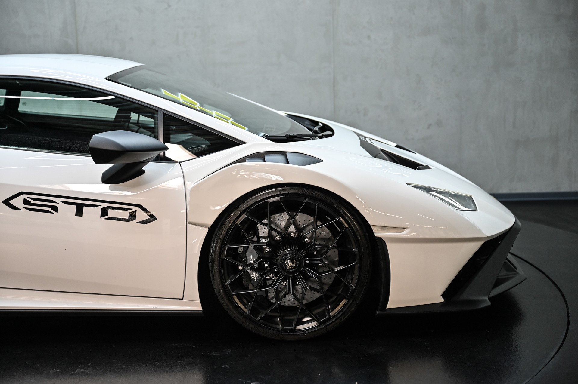 LAMBORGHINI Huracan Coupé 5.2 STO-image-13