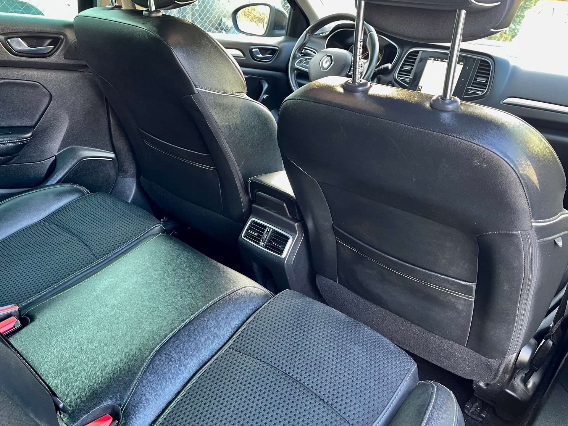 RENAULT Mégane 1.2 16V Turbo GT Line-image-16