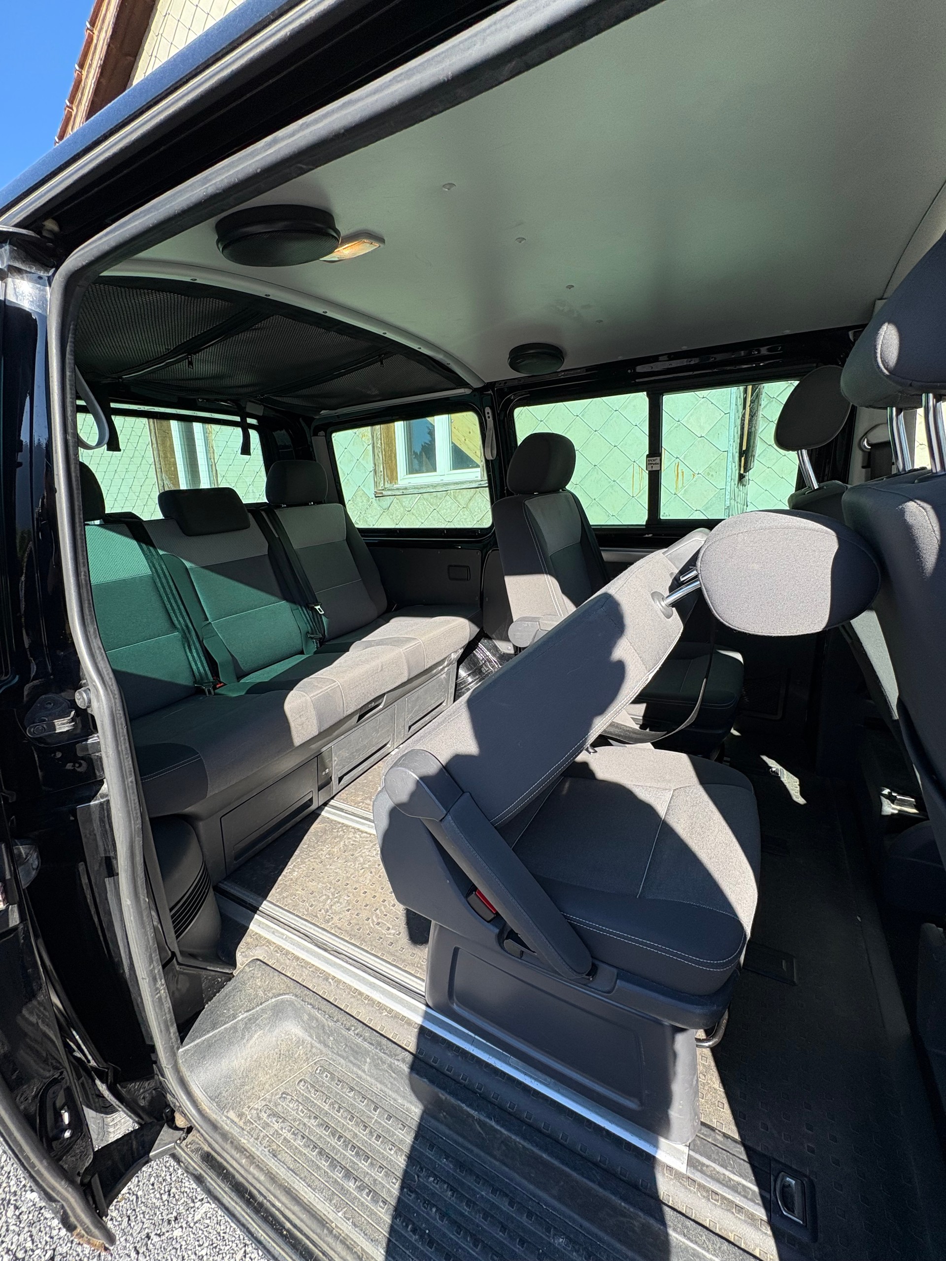 VW T5 Multivan Comfortline 2.5 TDI-image-7