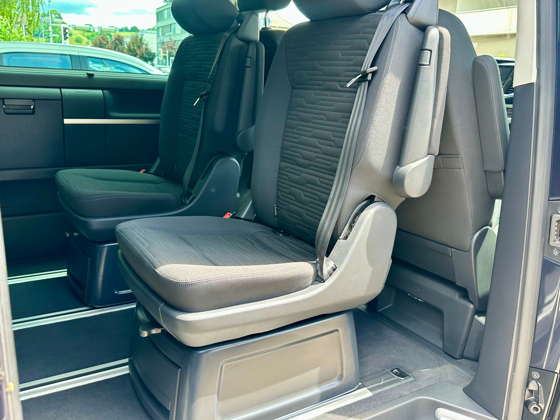 VW T6.1 Multivan 2.0 Bi-TDI Comfortline 4Motion DSG-image-13