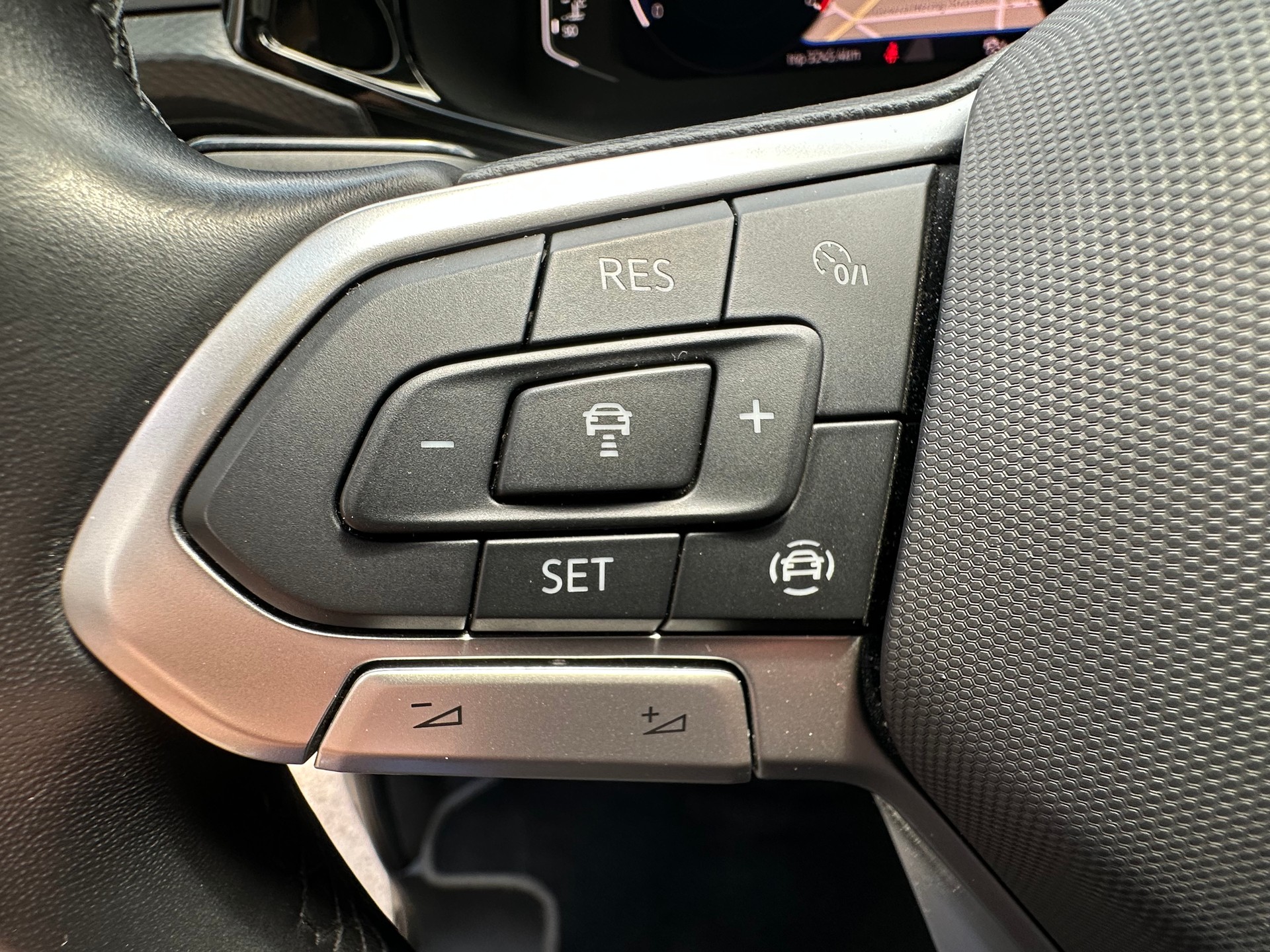 VW T6.1 Multivan 2.0 Bi-TDI Comfortline 4Motion DSG-image-21