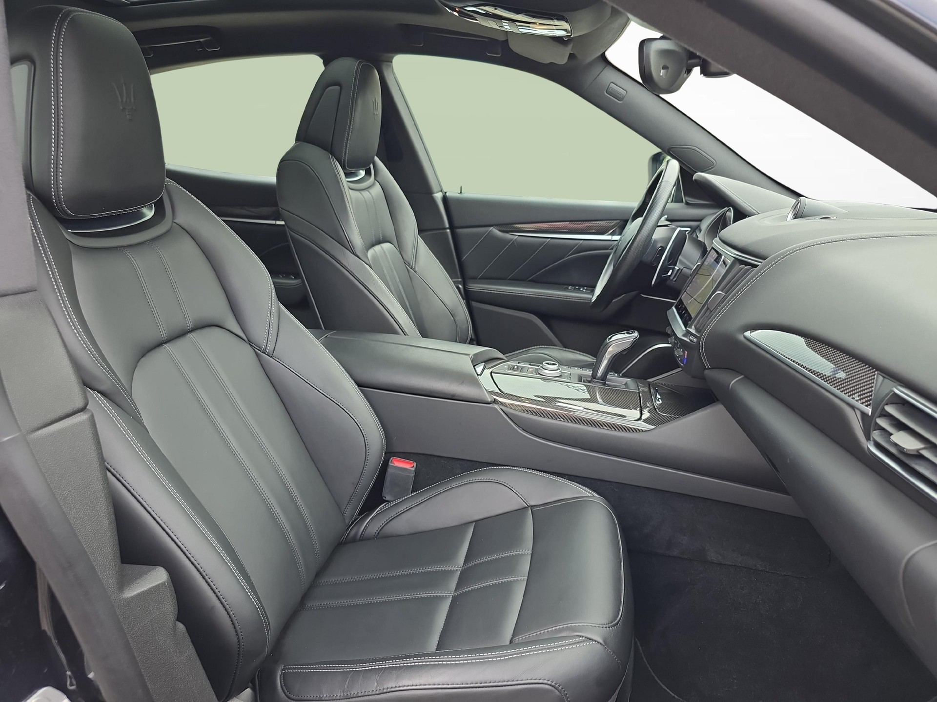 MASERATI Levante 3.0 V6 GranSport / Jetzt mit attraktivem 1.9% Leasing!-image-9