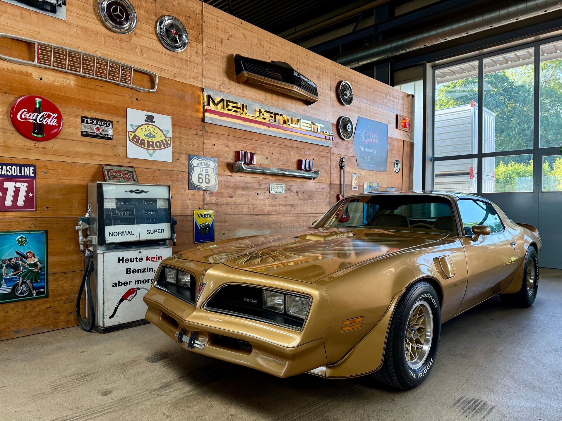 PONTIAC Firebird Trans Am Y88