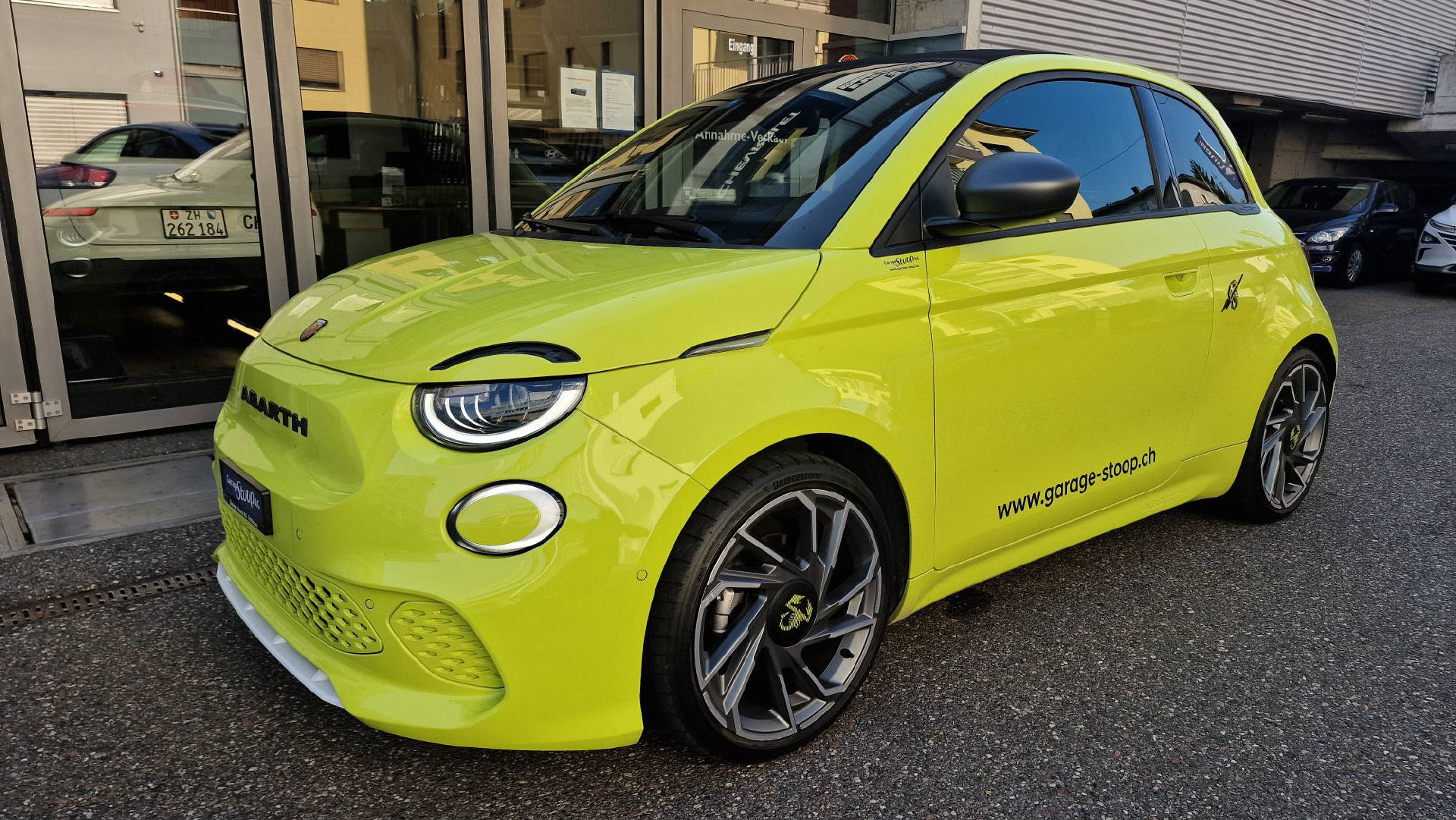 FIAT 500e Abarth Scorpionissima-image-1