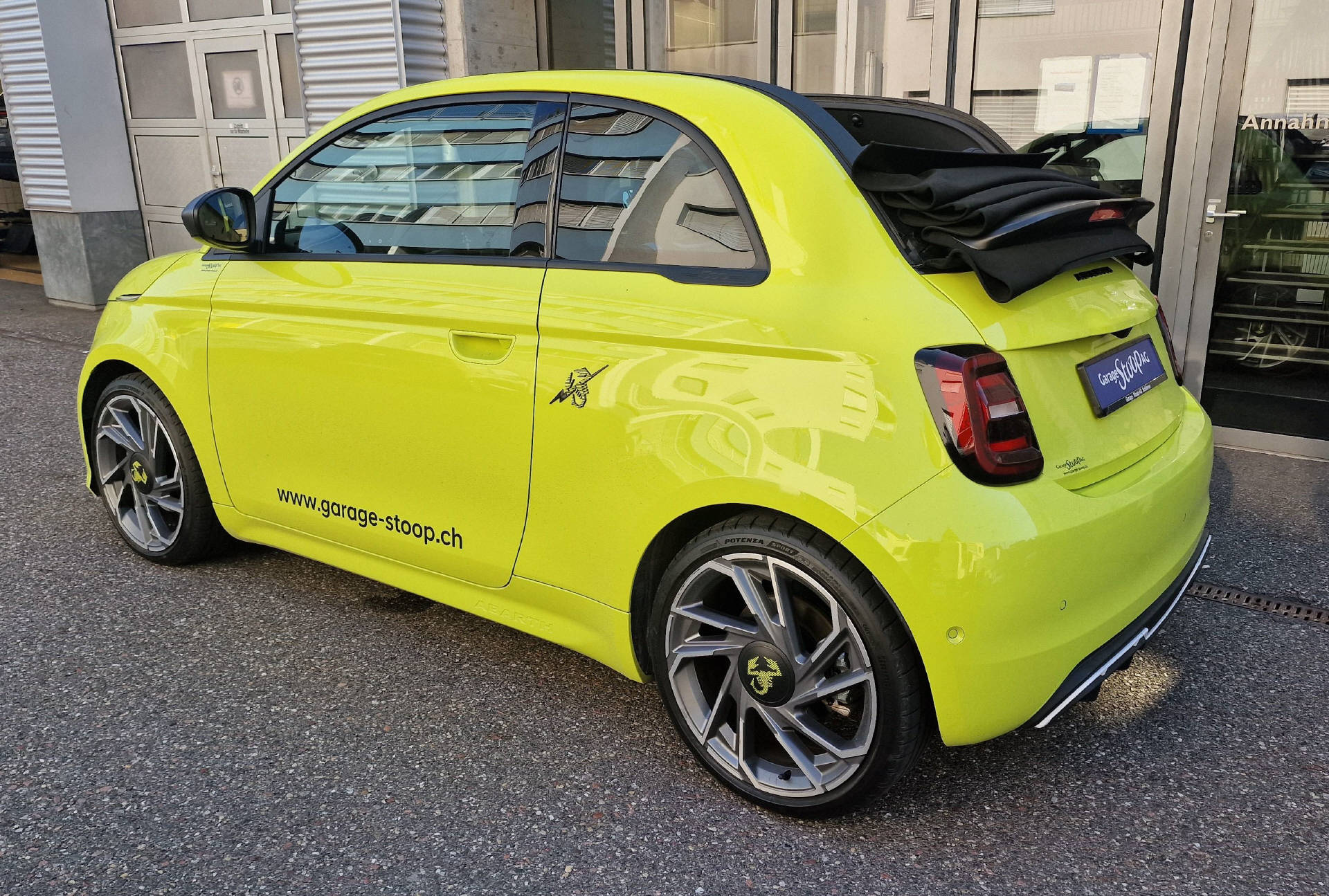 FIAT 500e Abarth Scorpionissima-image-5