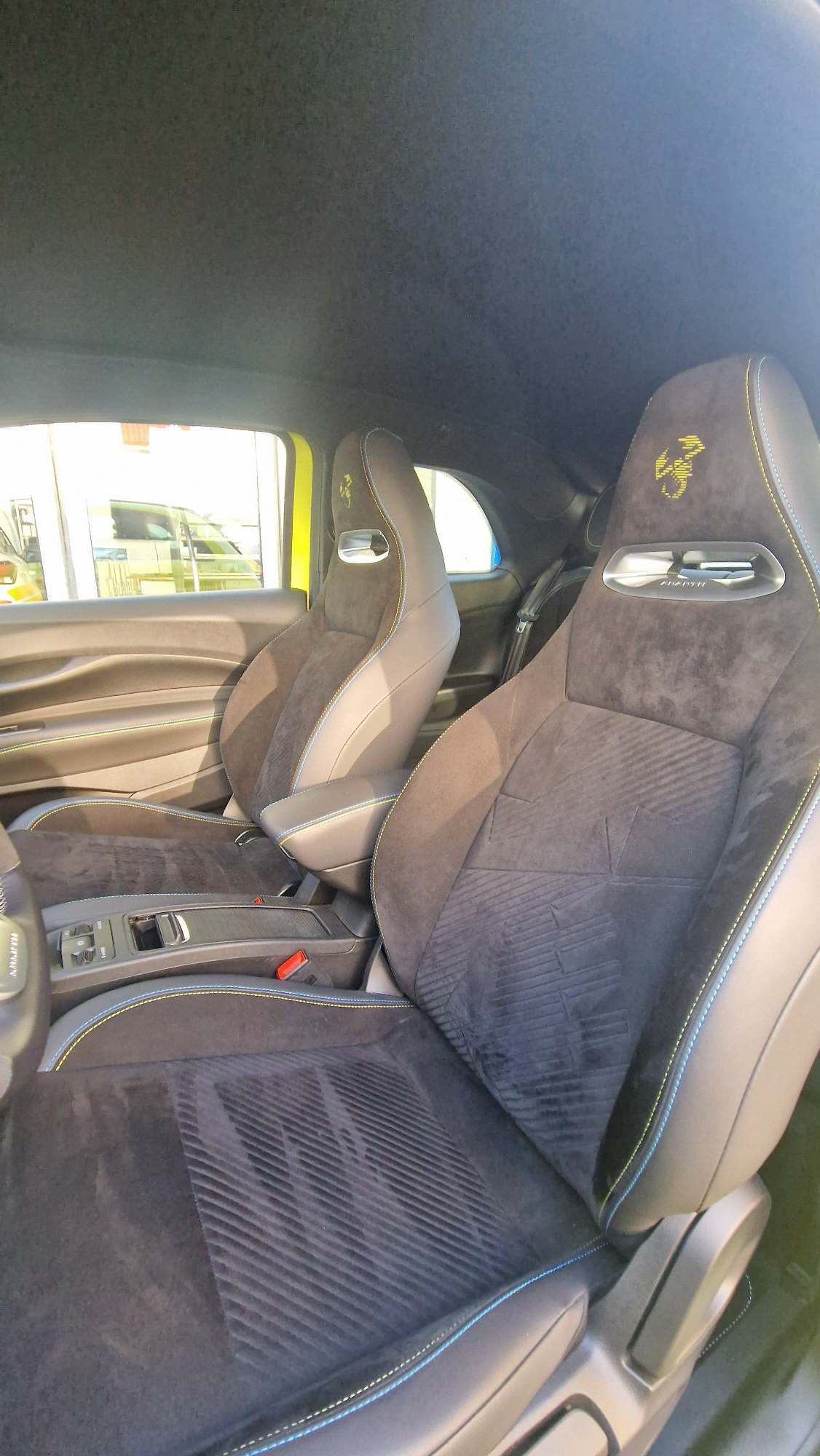 FIAT 500e Abarth Scorpionissima-image-13