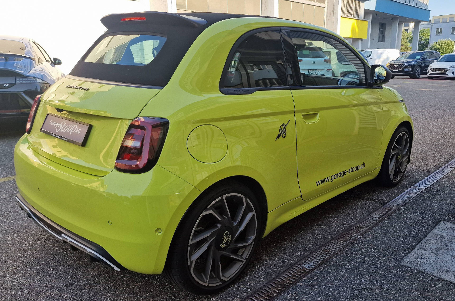FIAT 500e Abarth Scorpionissima-image-10