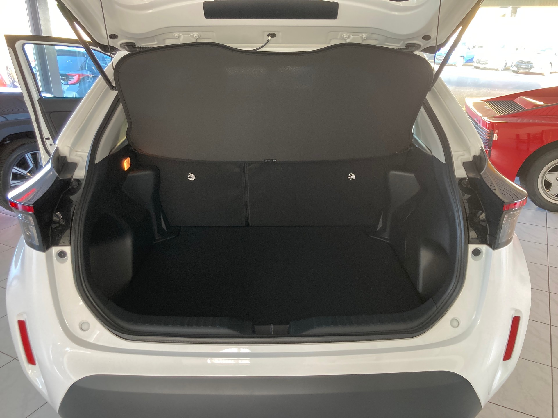 TOYOTA Yaris Cross 1.5 Comfort e-CVT-image-13